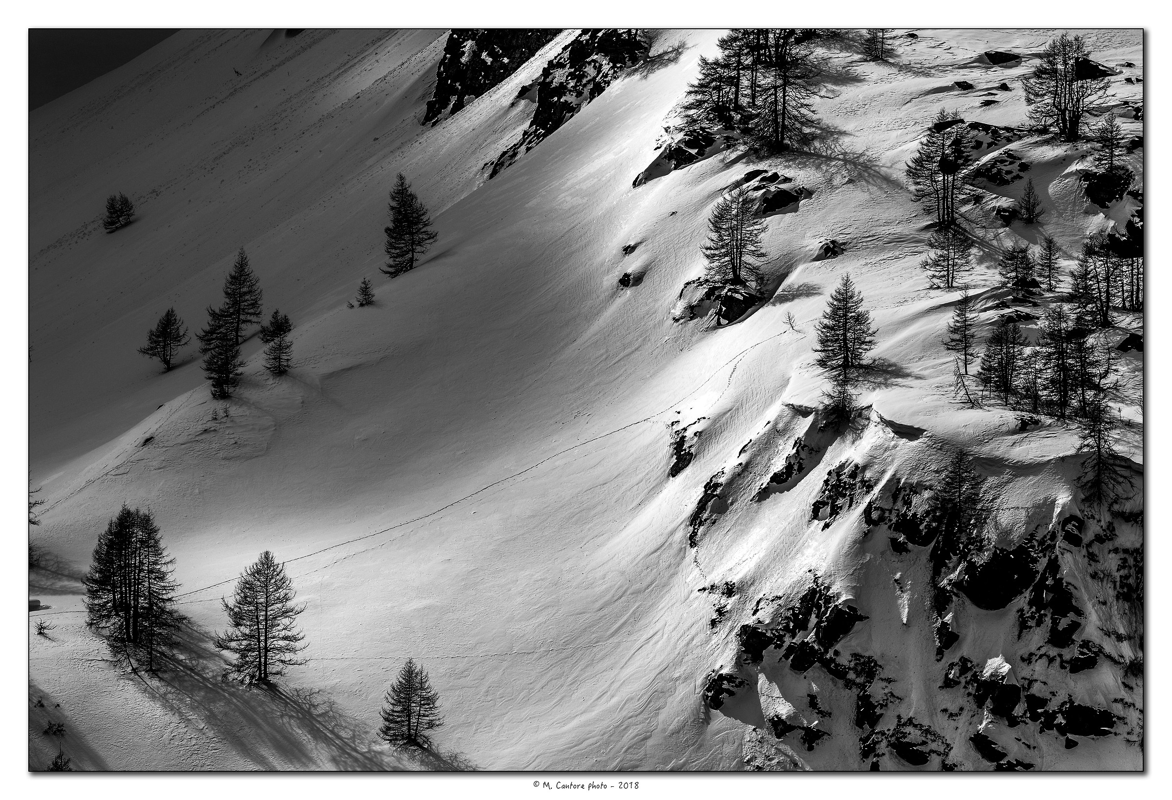 Games of light and shadows from the high side of the valley