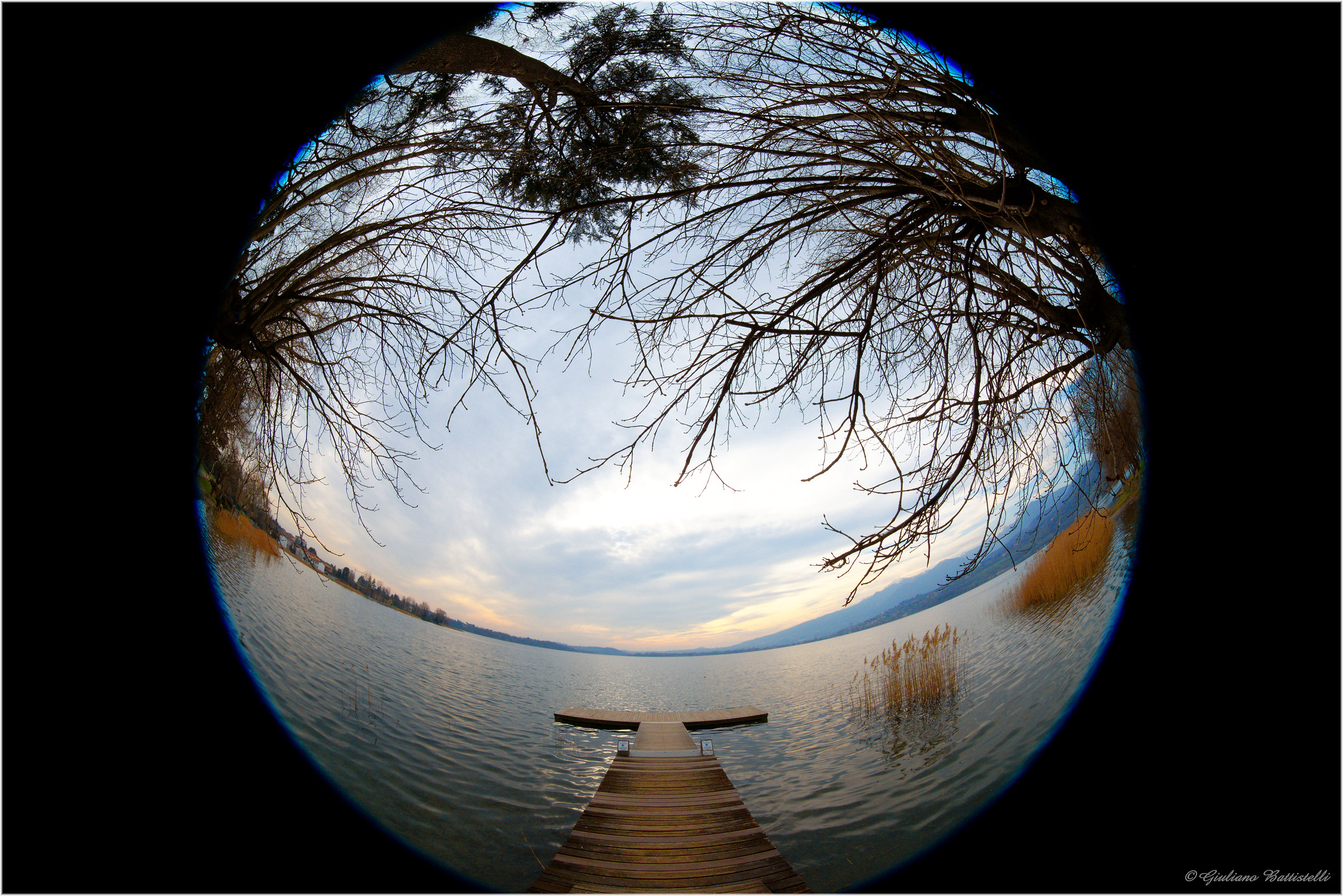 Jetty in the circle ...