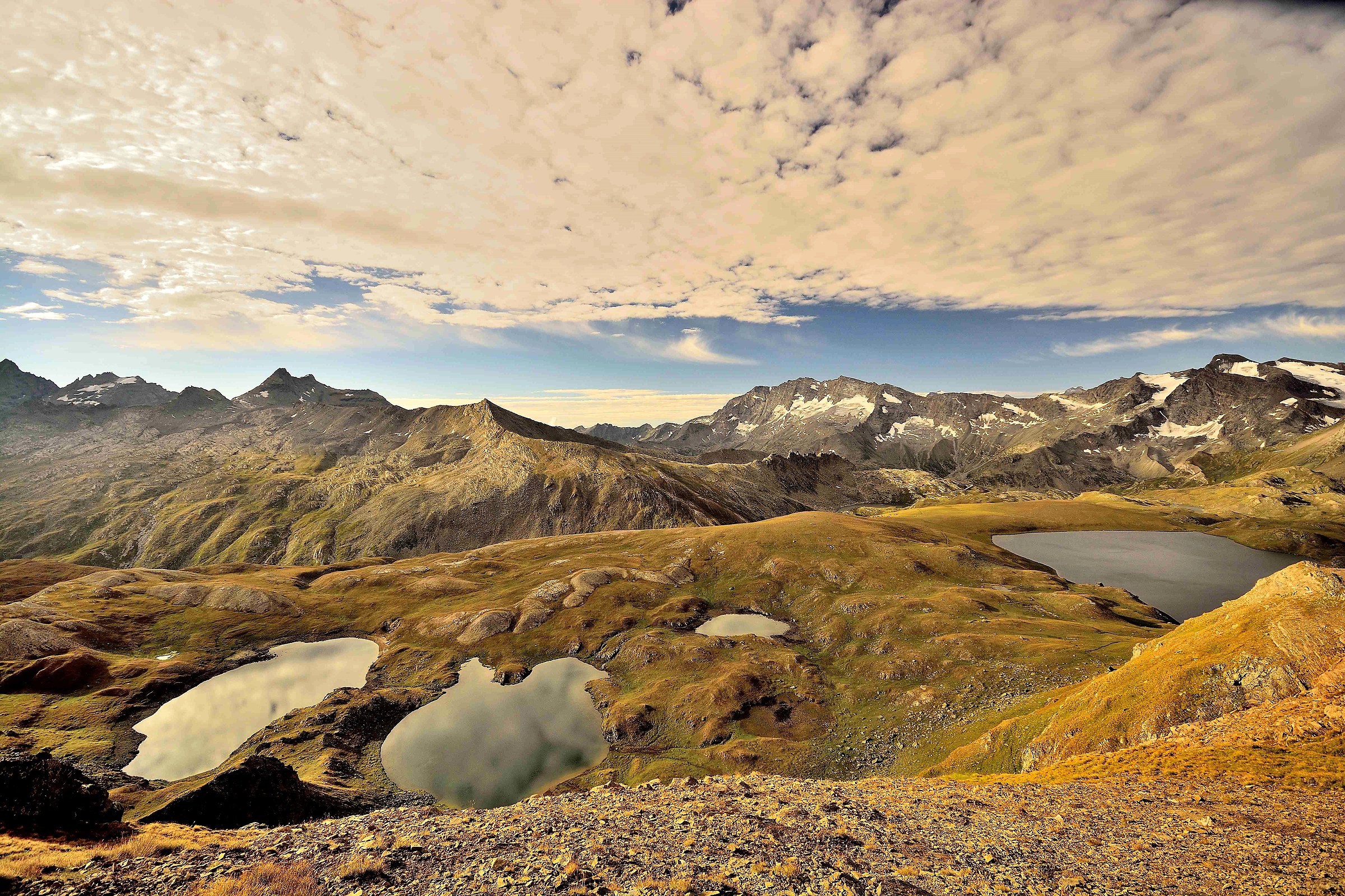 Trebecchi and Rosset lakes