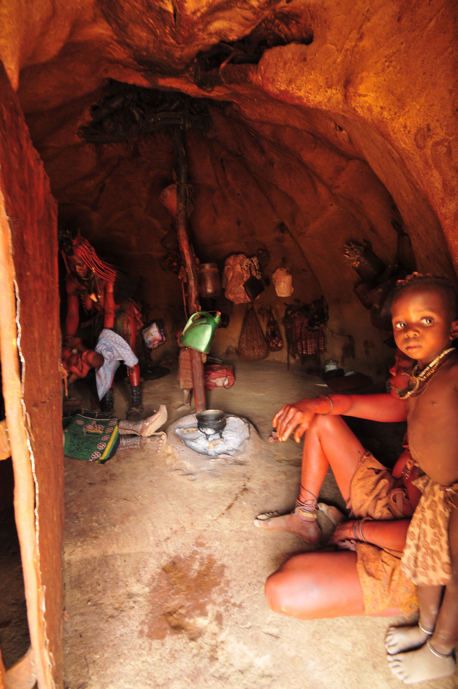 Interno di una dimora Himba