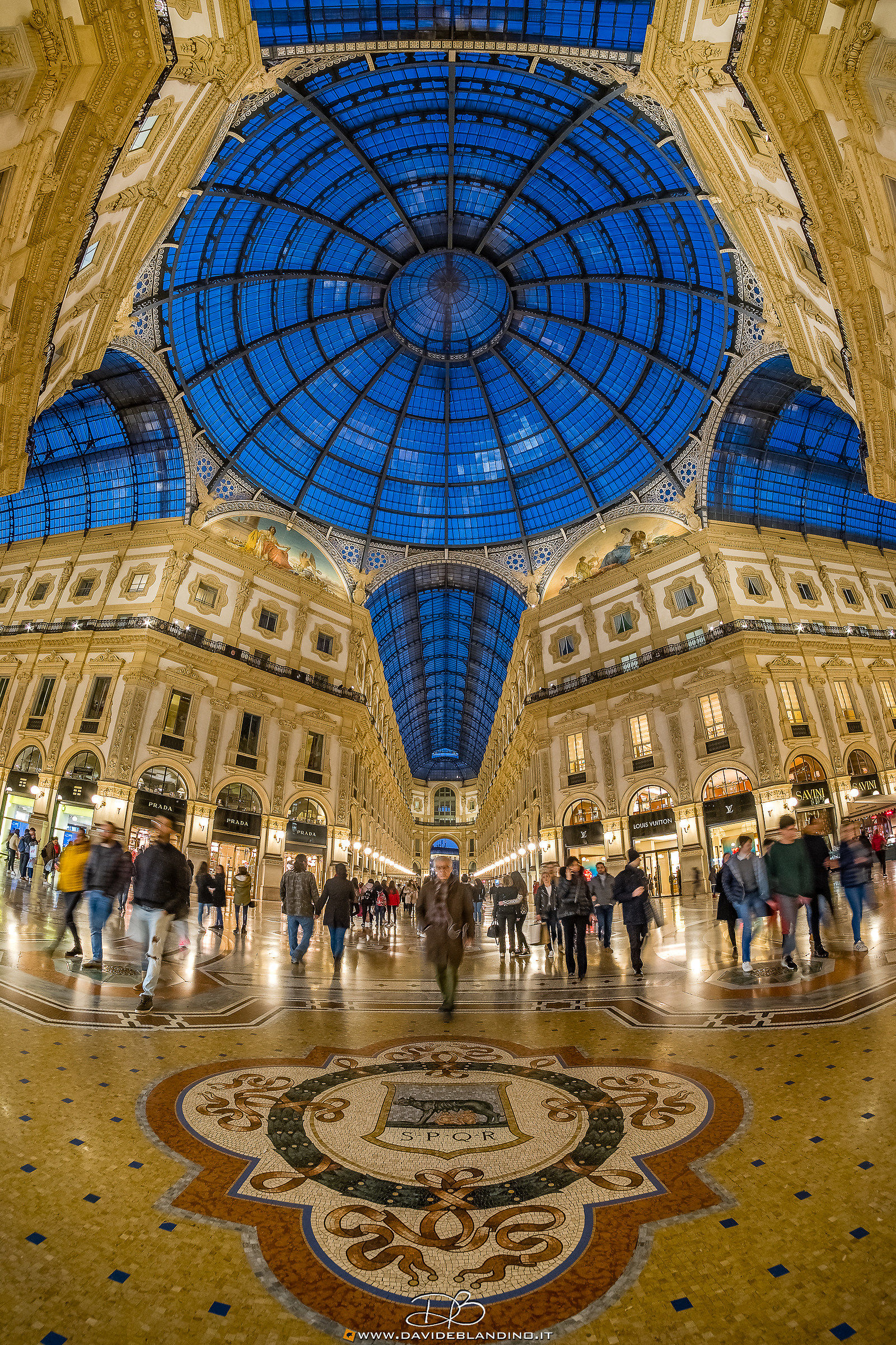 Metti una sera in galleria senza cavalletto