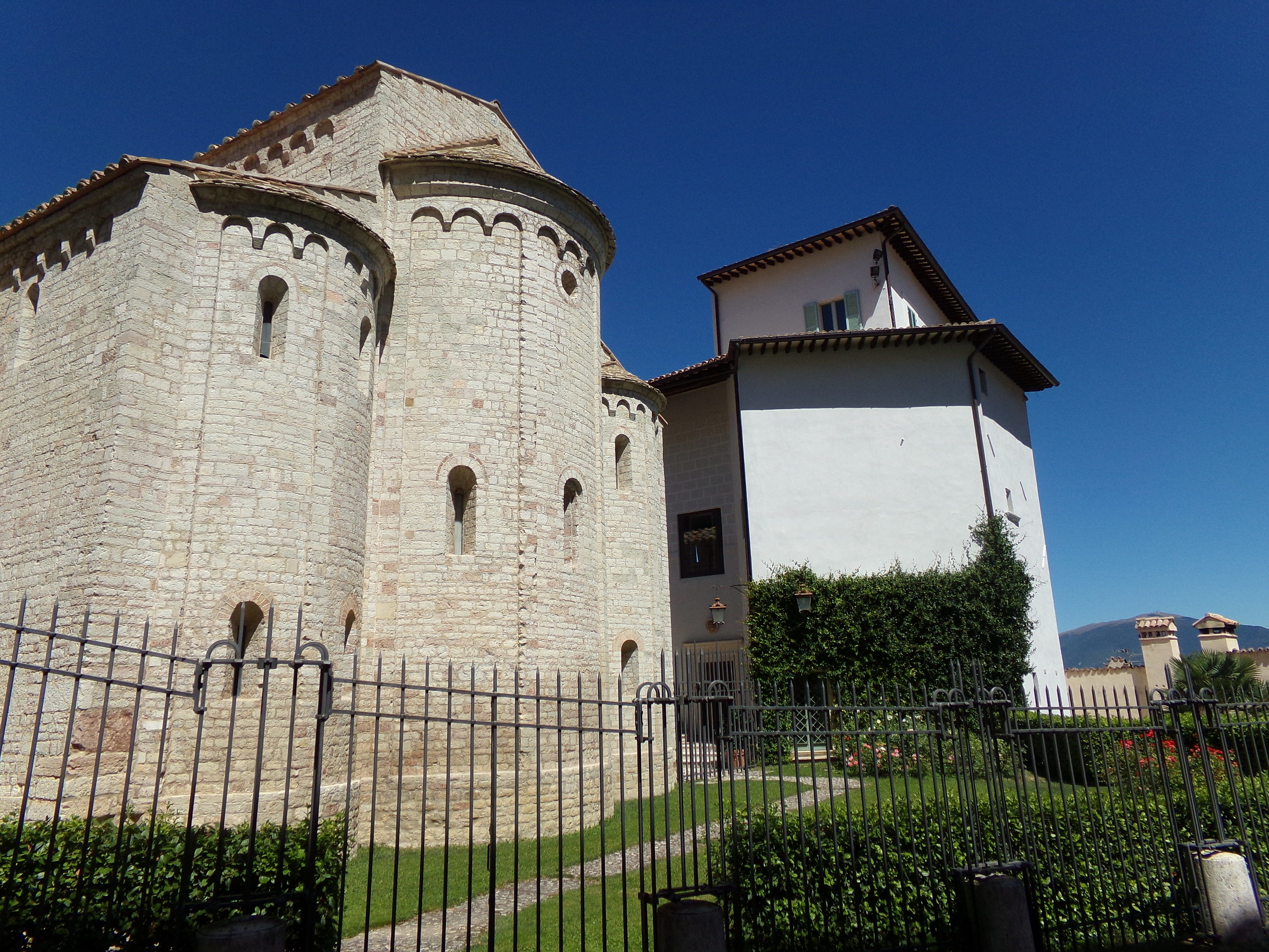 A Spoleto in cerca di don Matteo