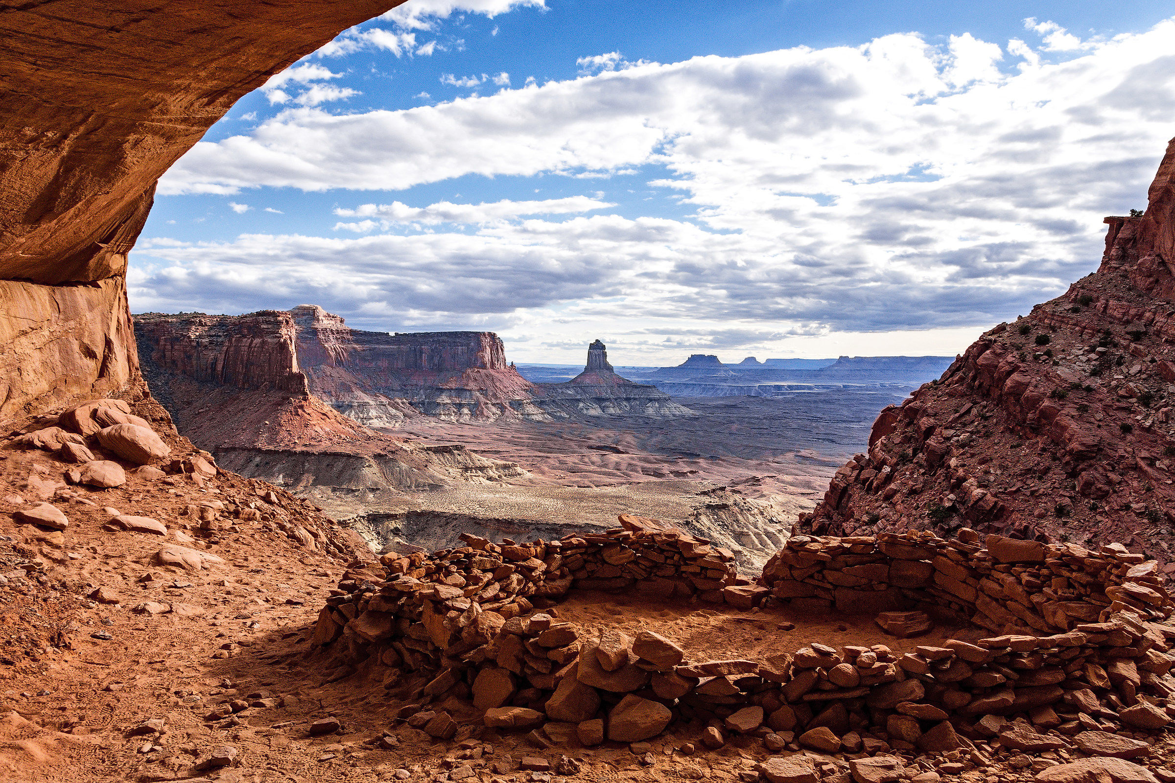 Navajo vestigia under the big alcove