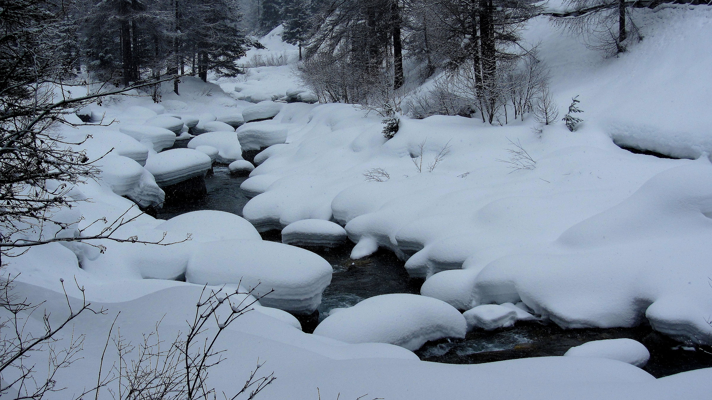 Walking along the Dora