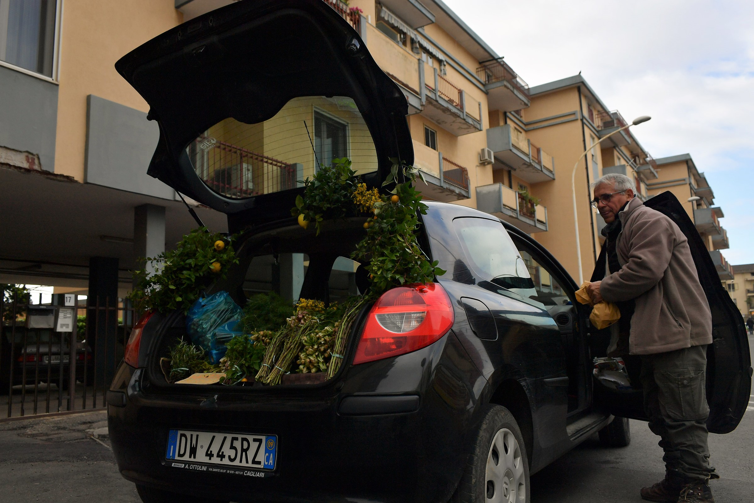 Diesel four-wheeled shop