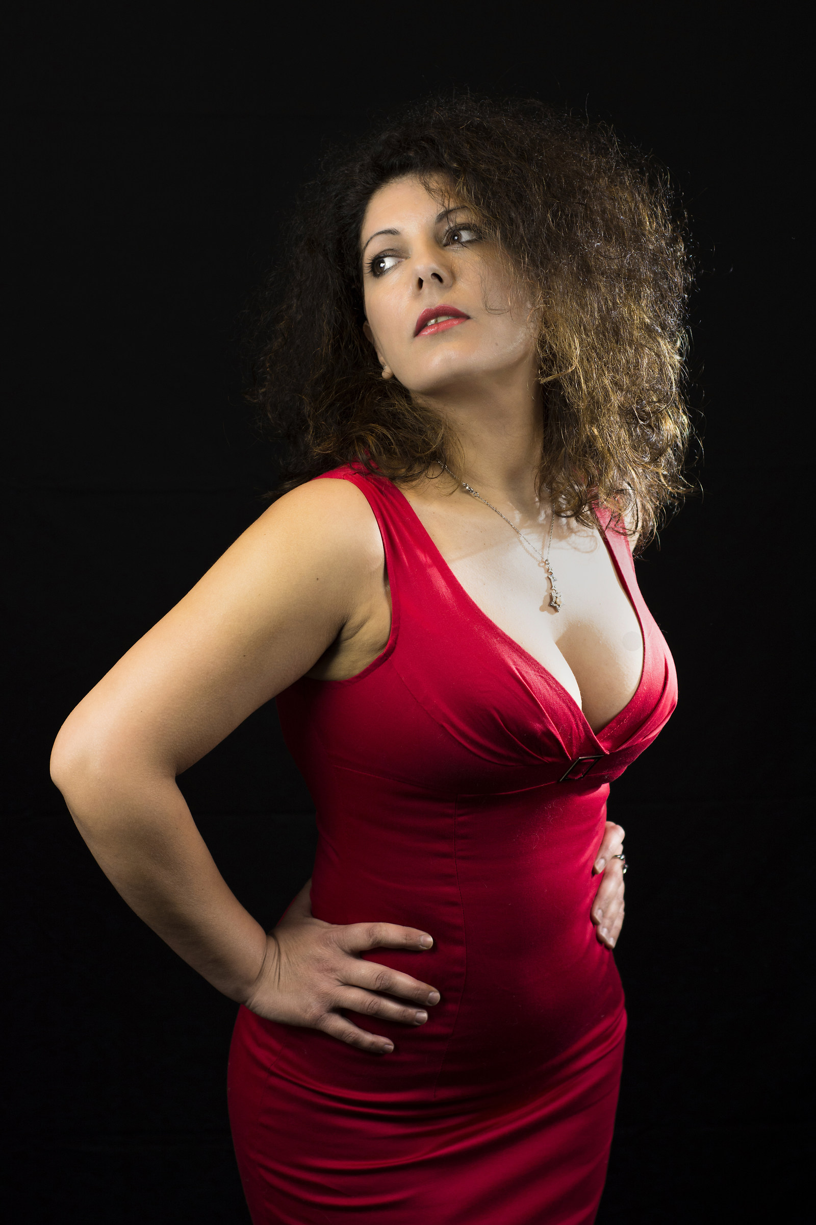 like a diva of the 30s