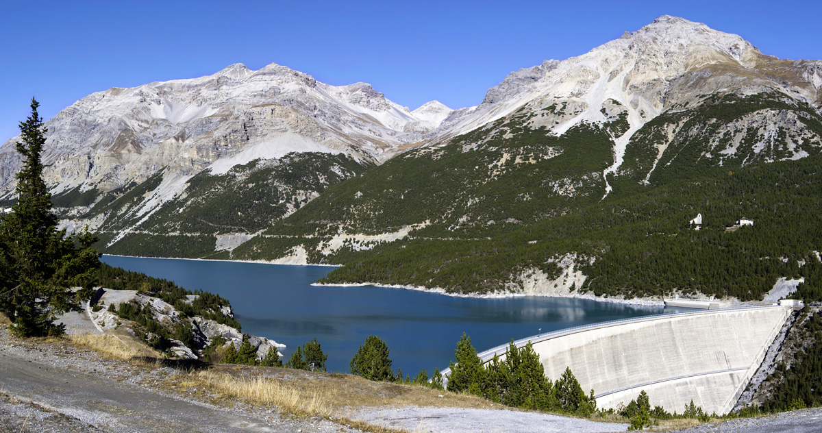 Lago di Cancano con la sua diga