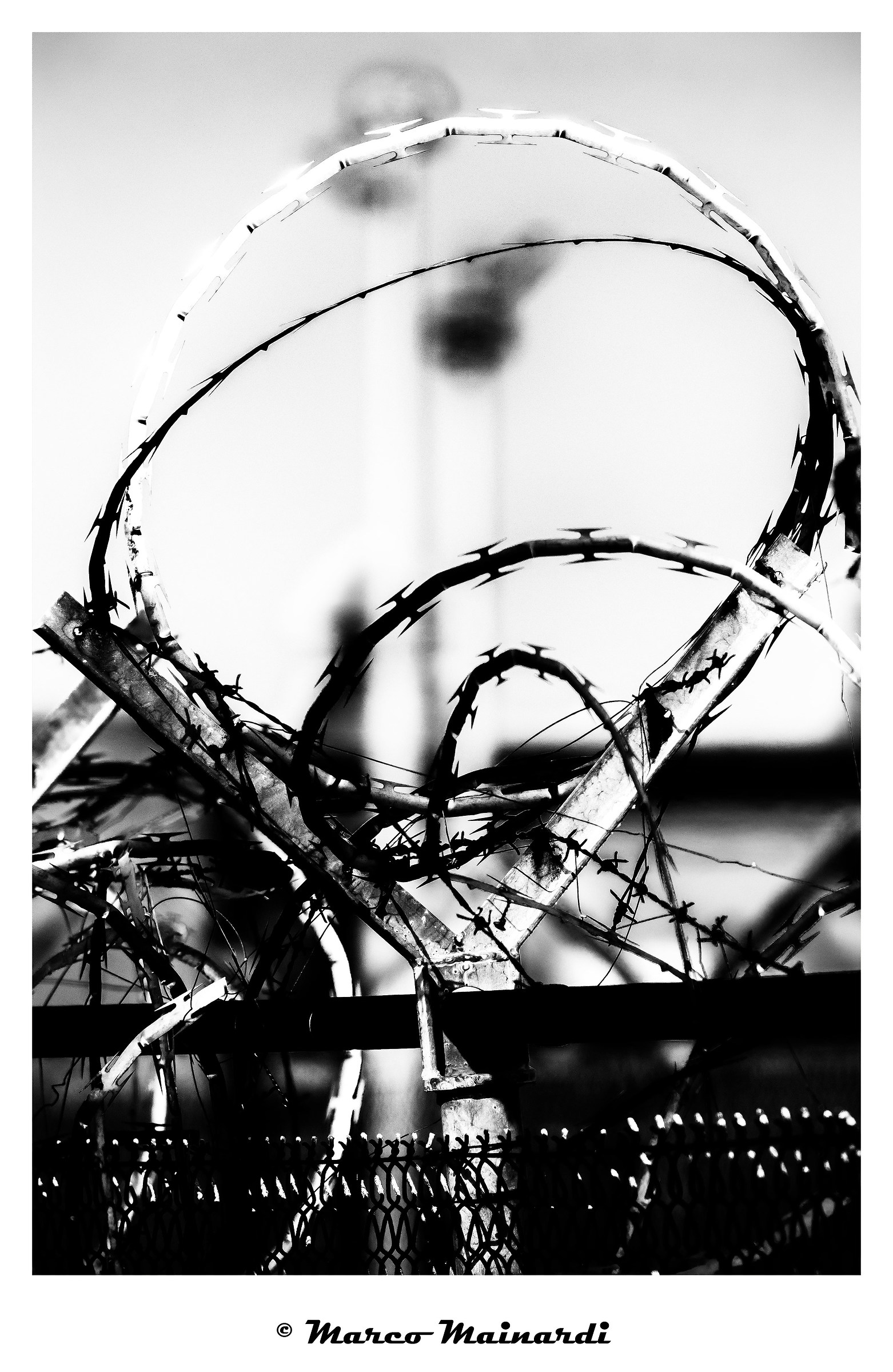 ... si fece buio e l'uomo sprofondò nell'abis...