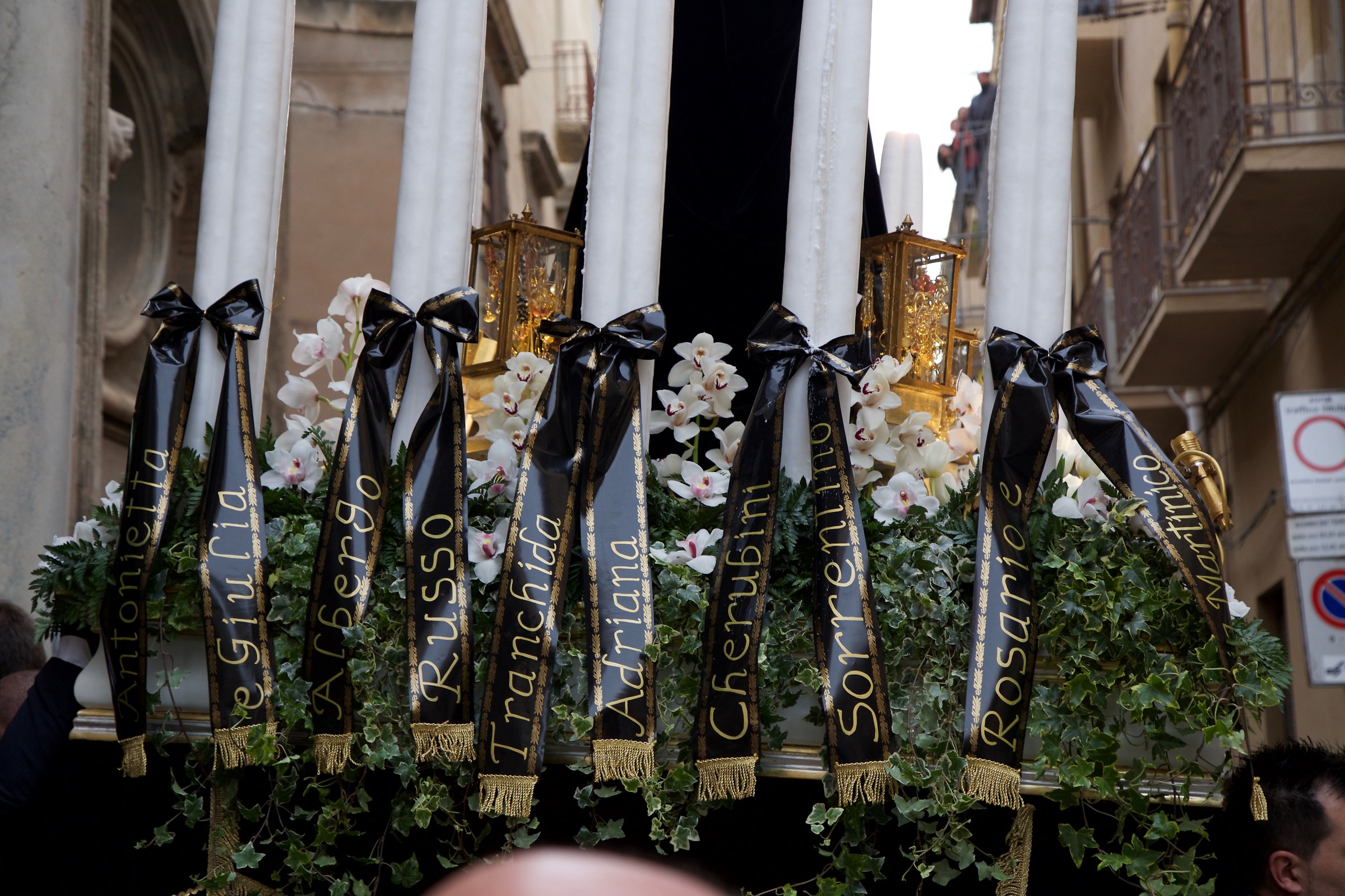 Offers to the Madonna