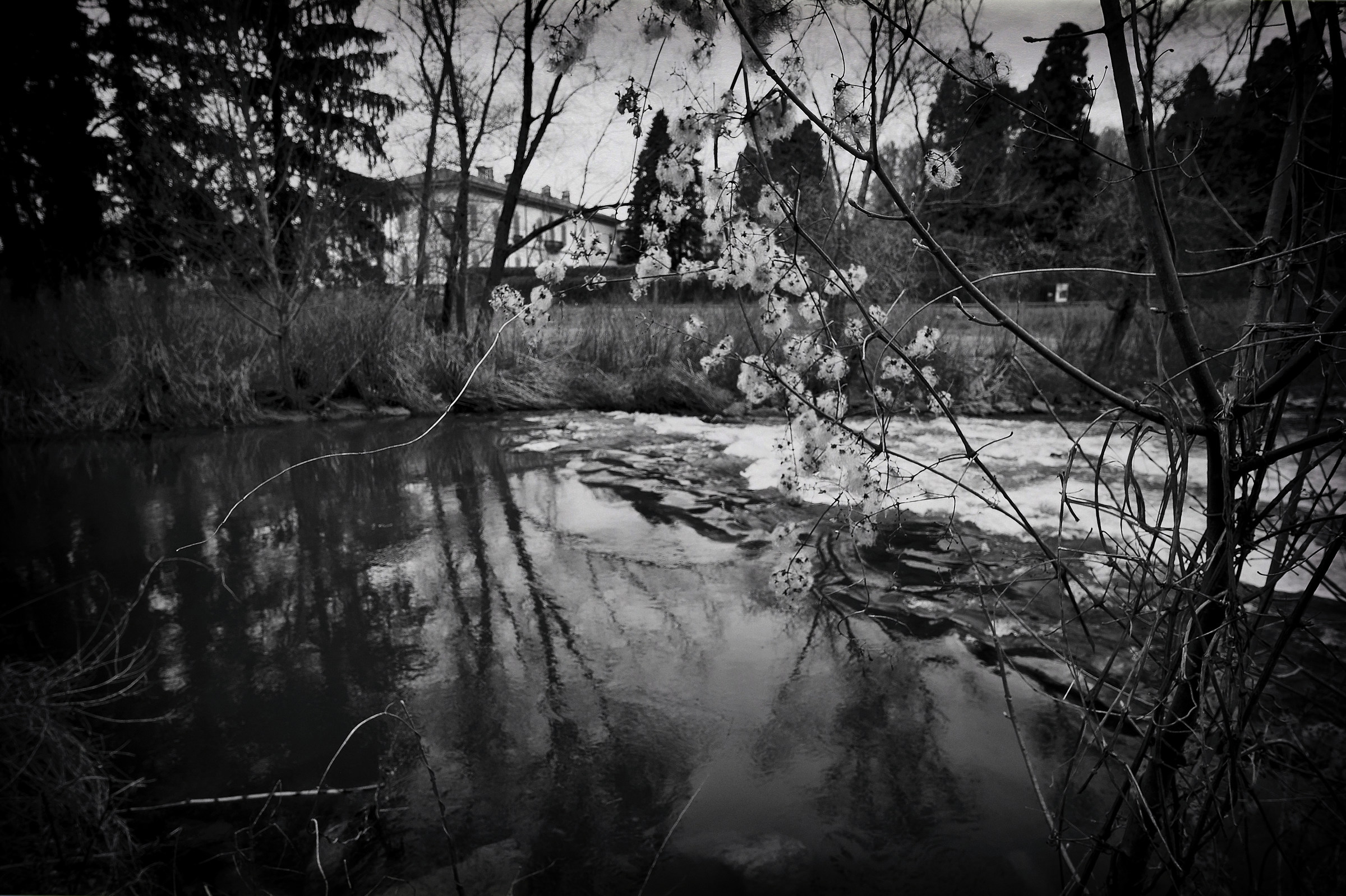 fiume Lambro in località Canonica Triuggio