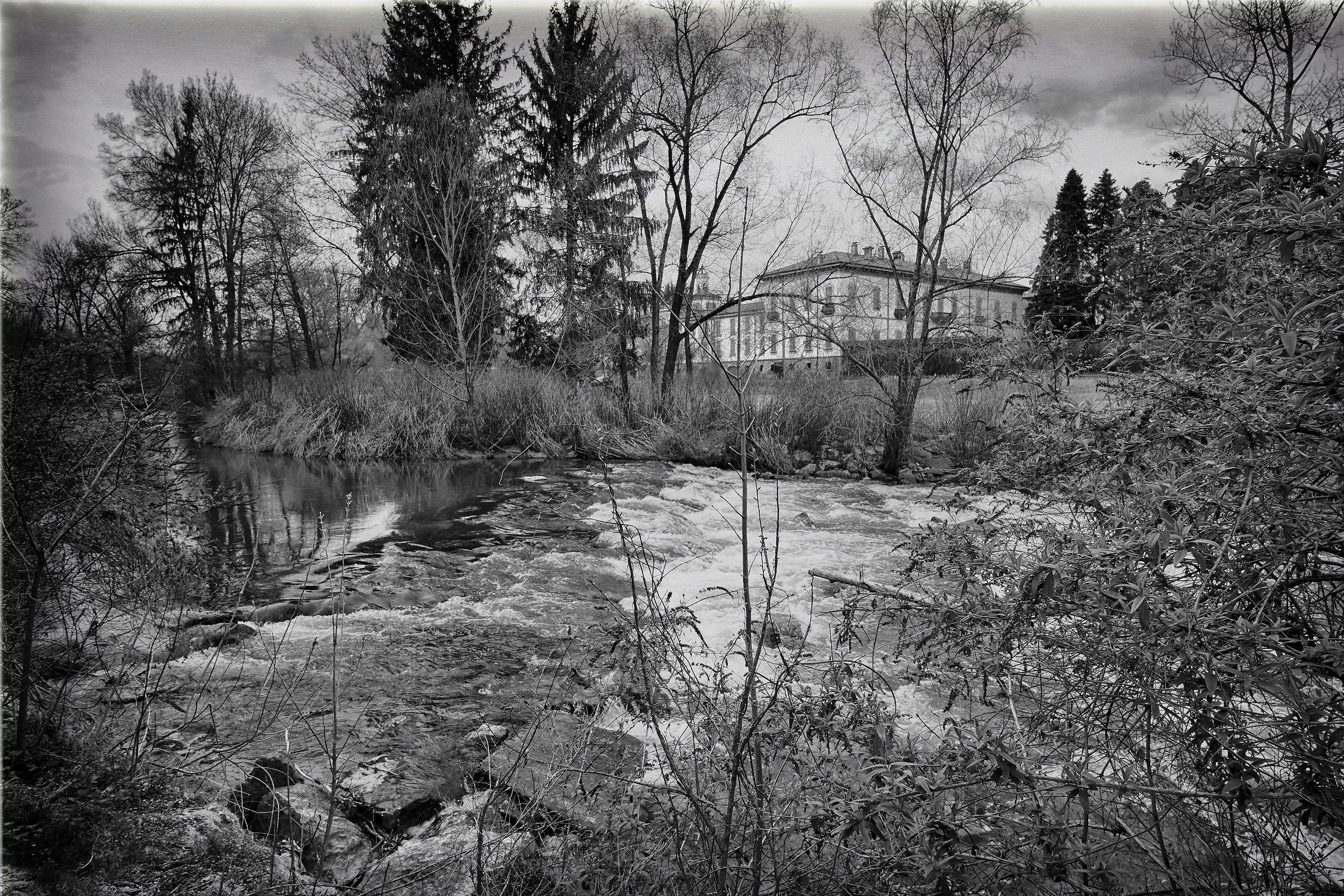 ville dal fiume Lambro località Canonica Triuggio