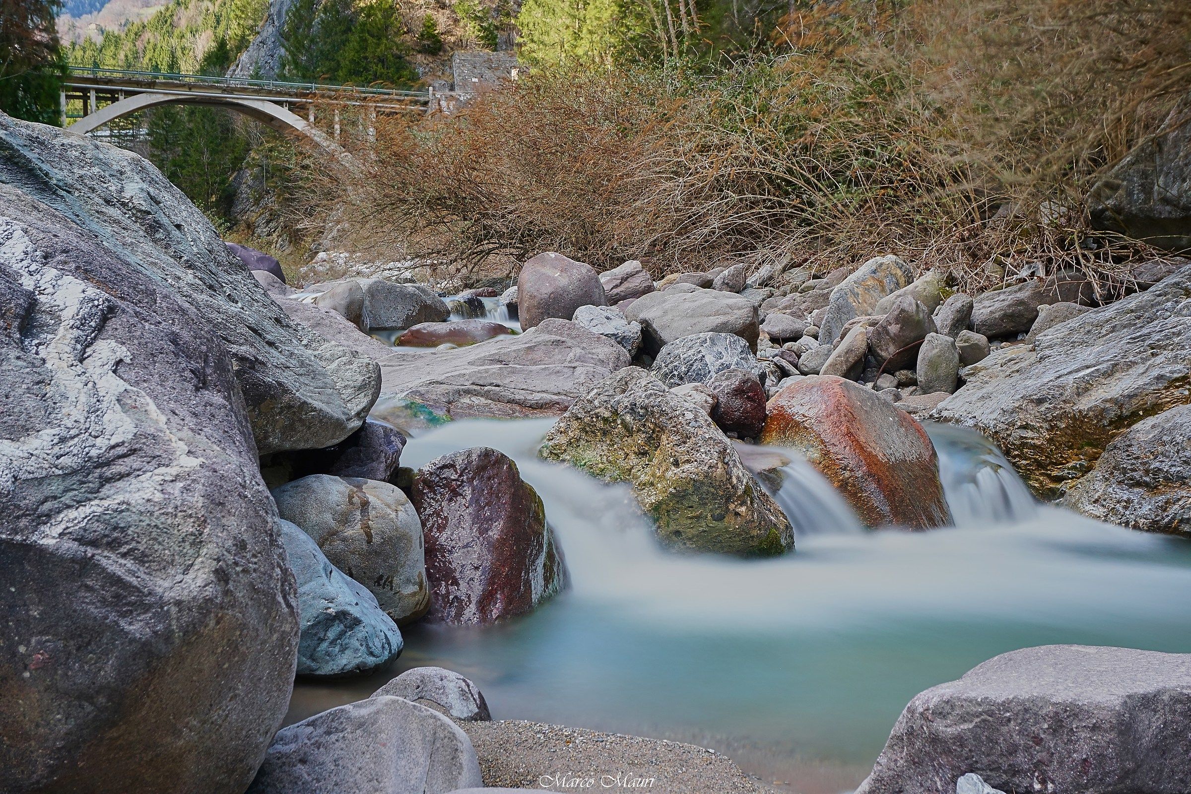 Fiume Dezzo col suo ponte