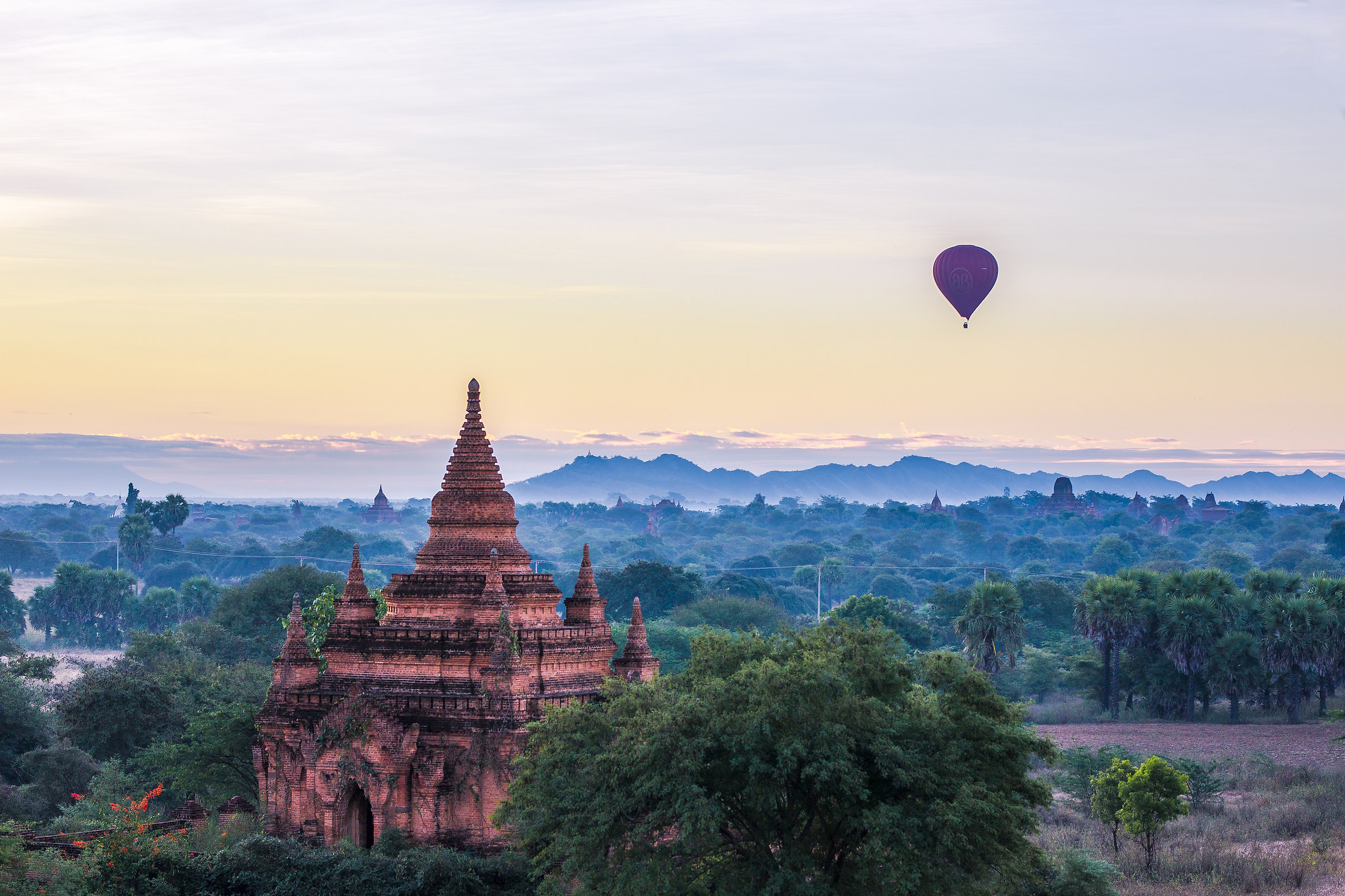 The dawn of the valley of the temples