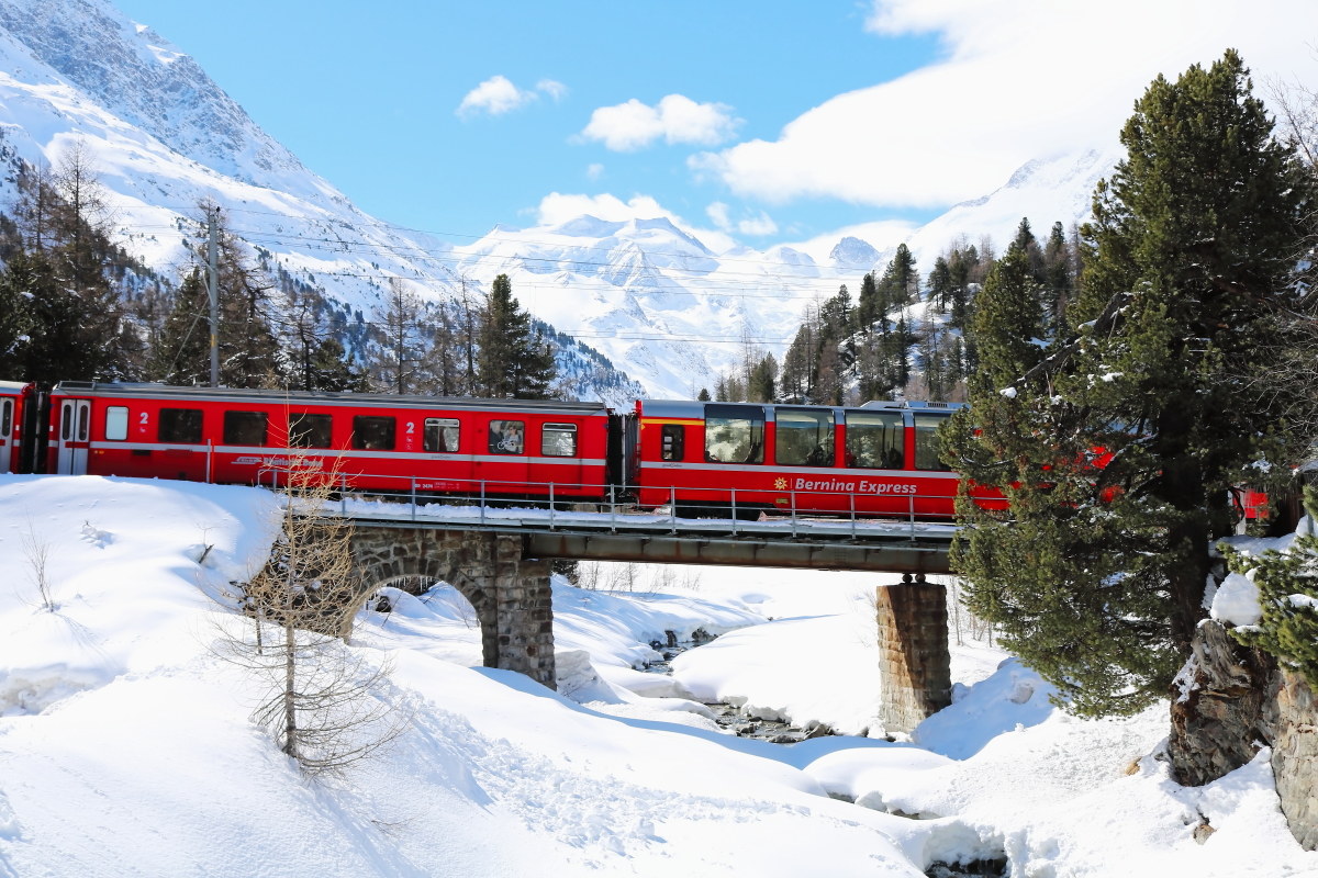 Bernina Express in Morteratsch