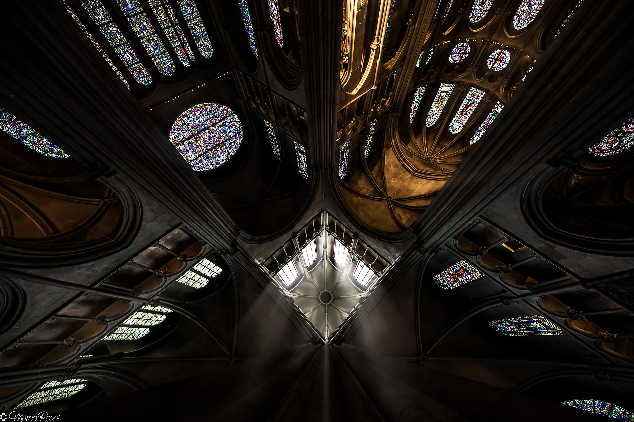 Con il naso all'insu'