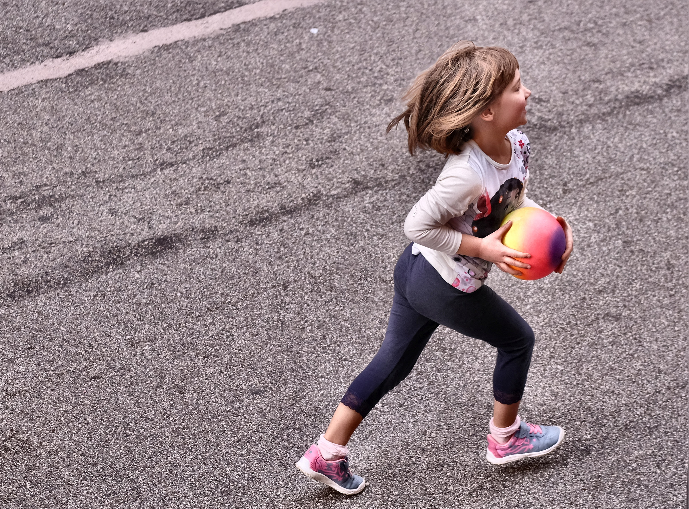 che bello giocare con la palla!