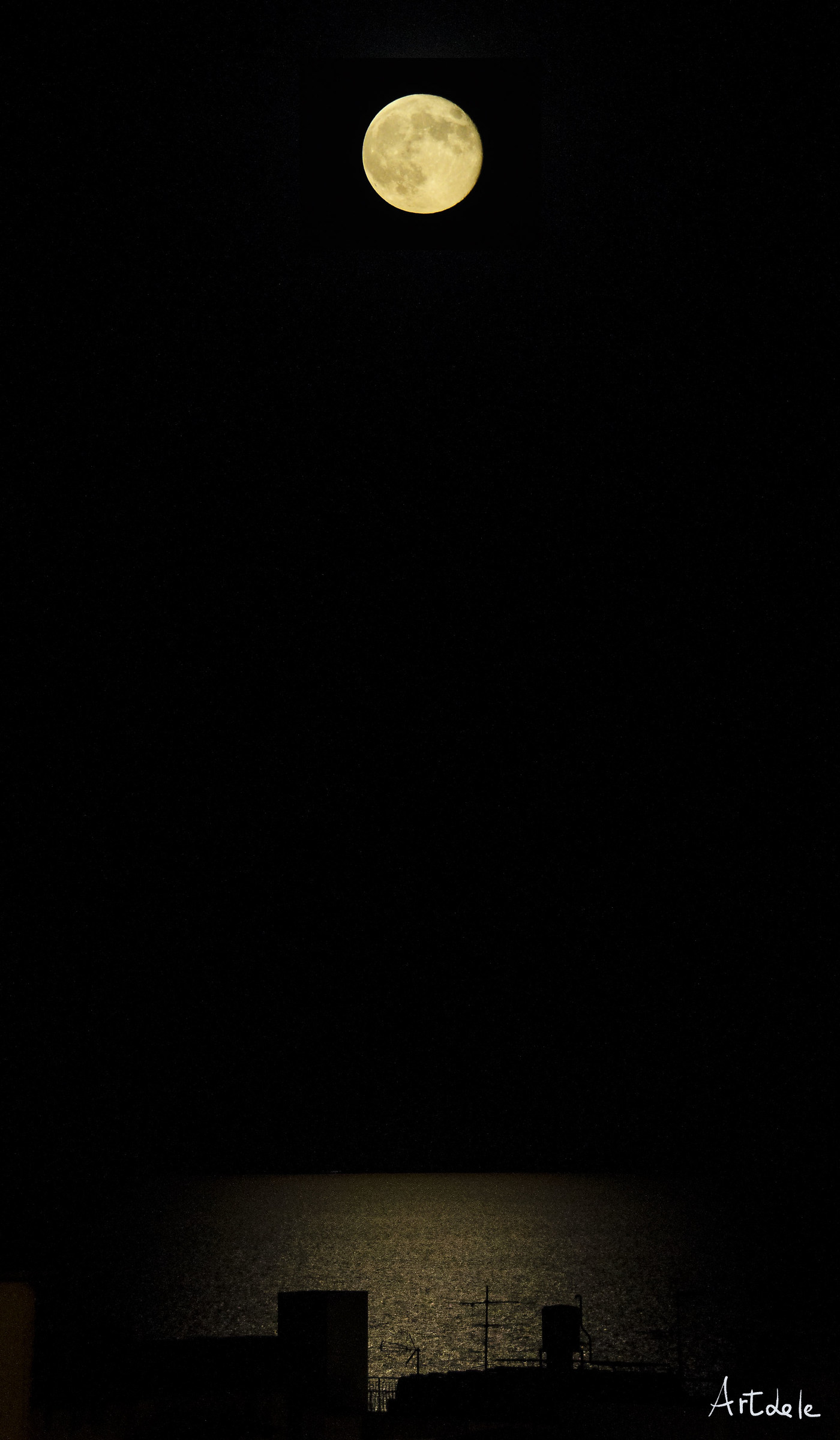 The moon over the sea of Ustica