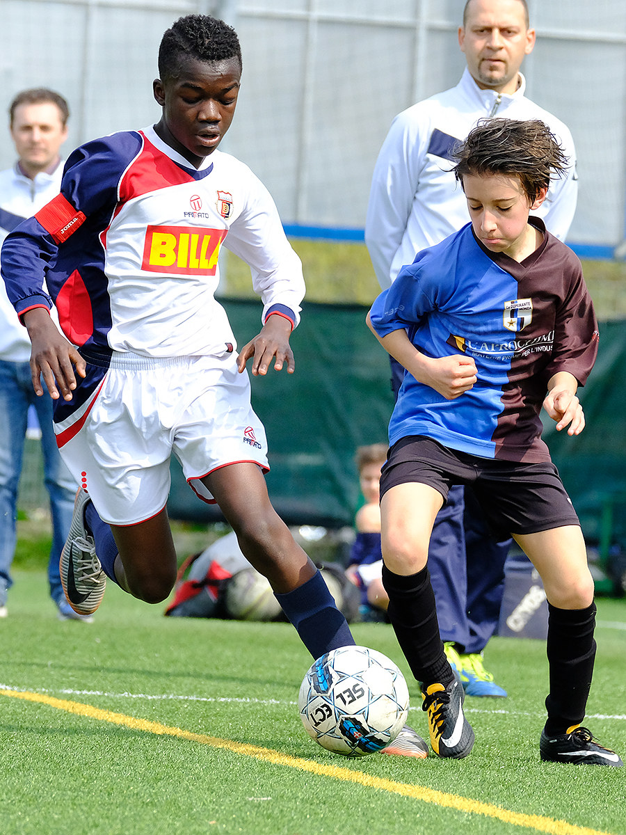 category football chicks