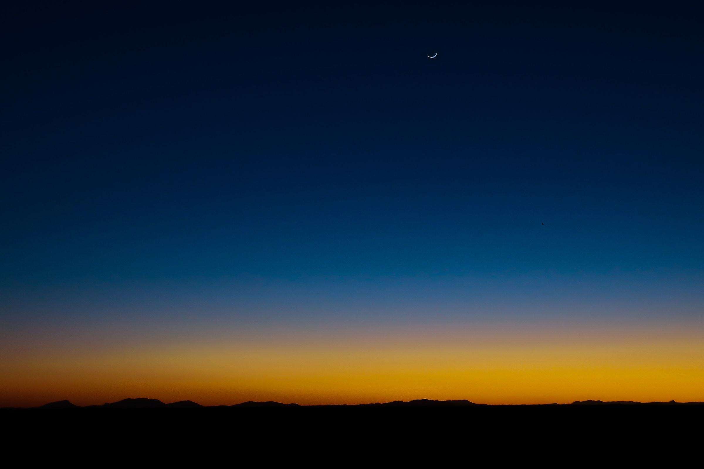 The Moon and the Venus over the Sahara