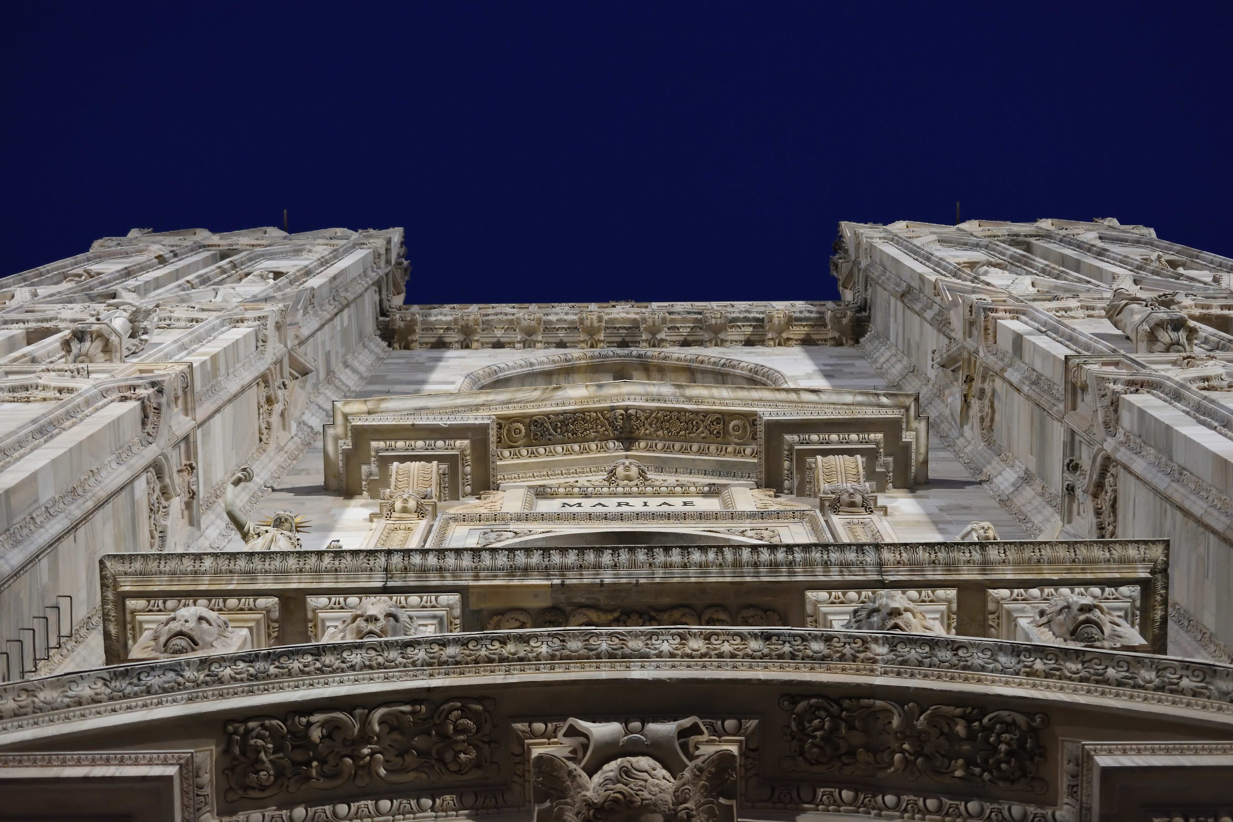 With my nose up under the dome of Milan