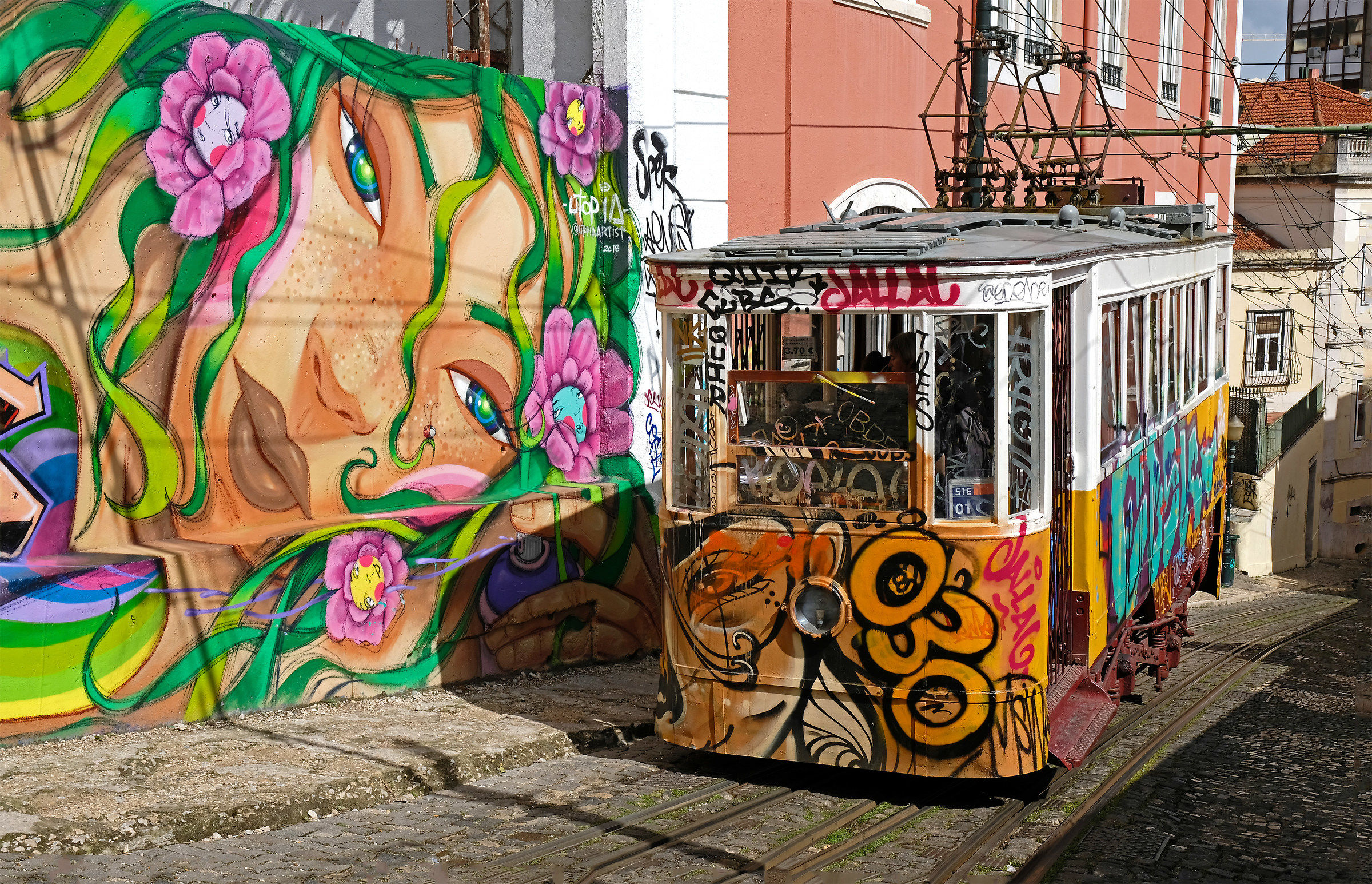 I Colori e la Creatività contro il Grigiore Urbano