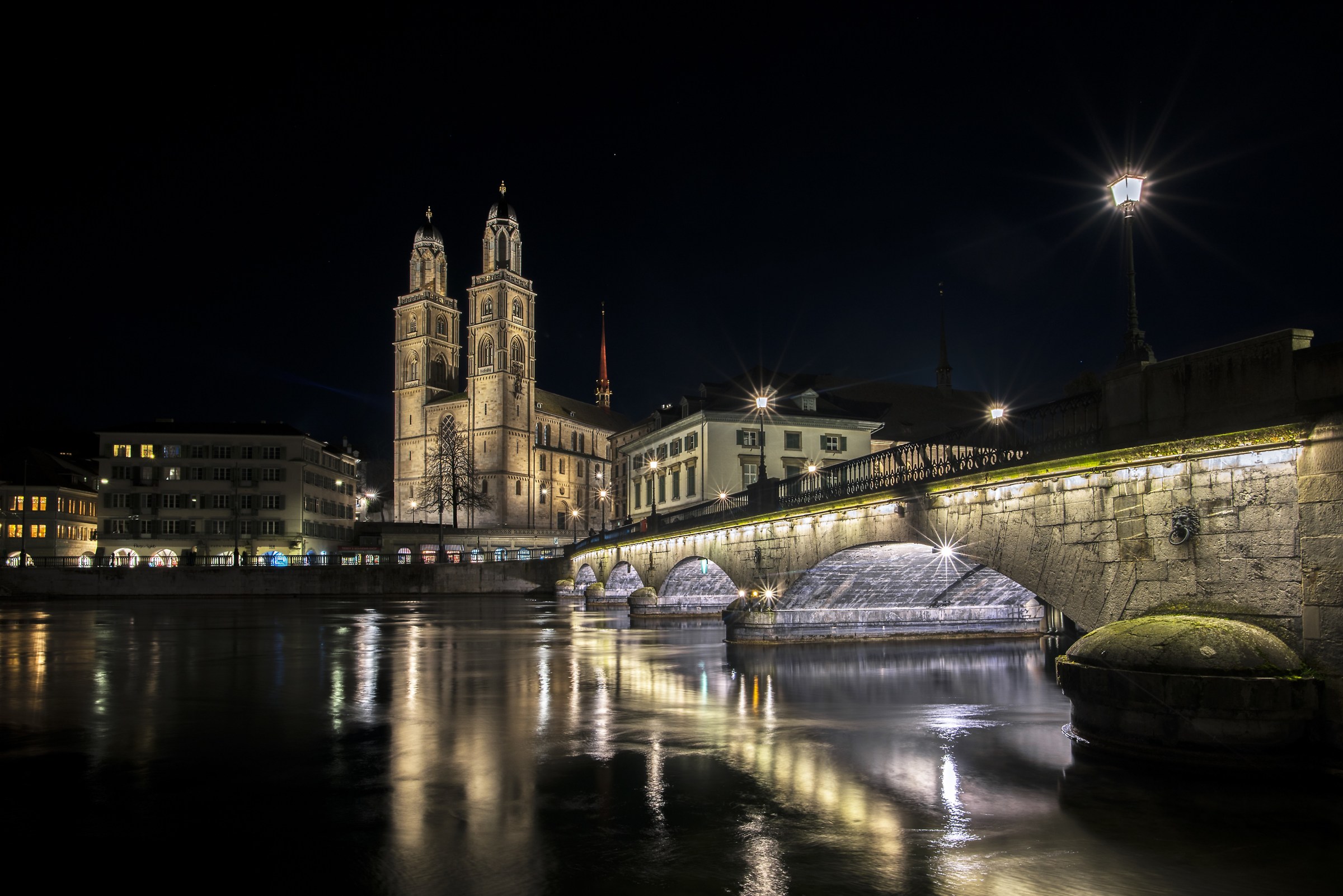 Zurigo di notte - Grossmünster