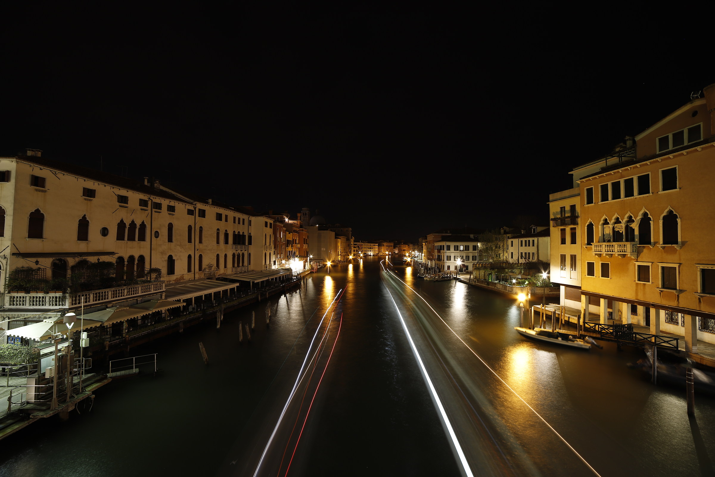 Banding in basso a sinistra