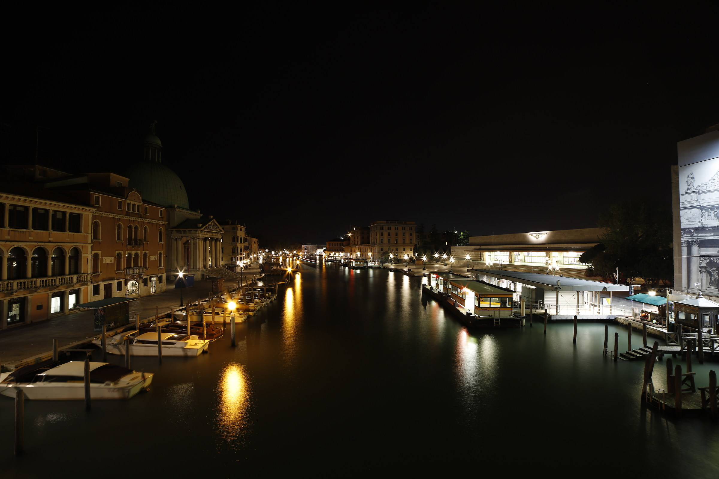 banding in basso e in alto a destra