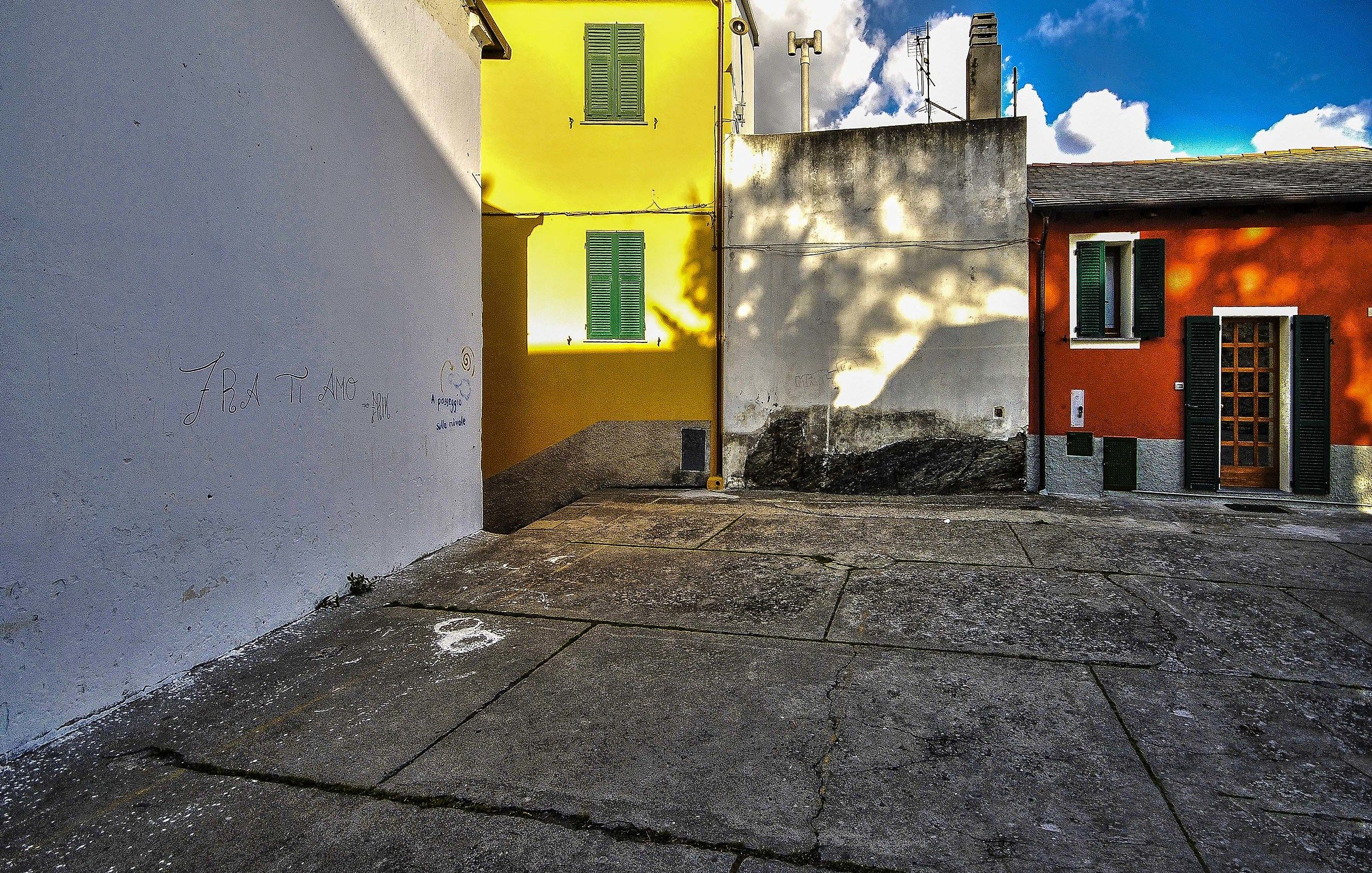 GLIMPSE IN COLOR