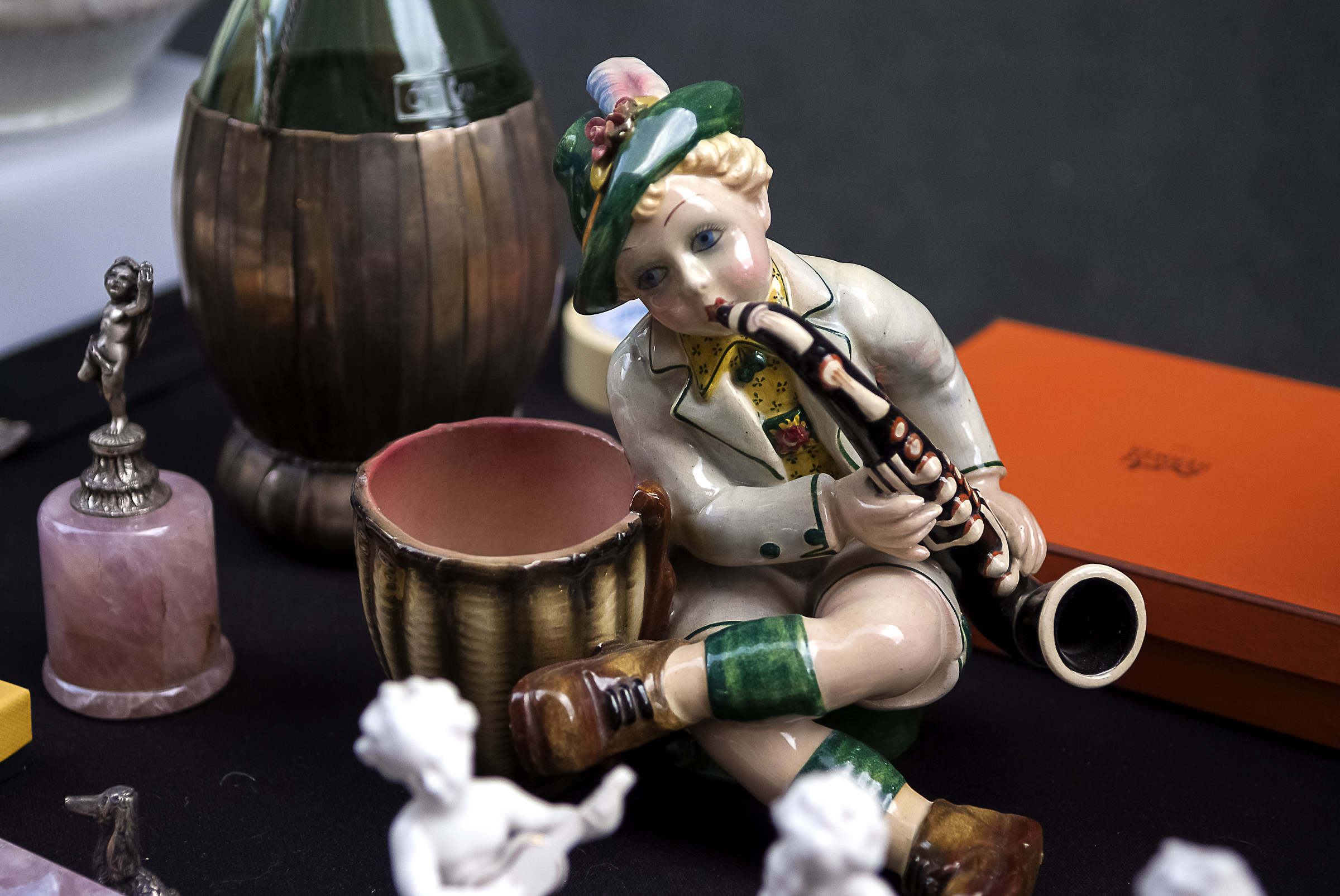 STATUETTES