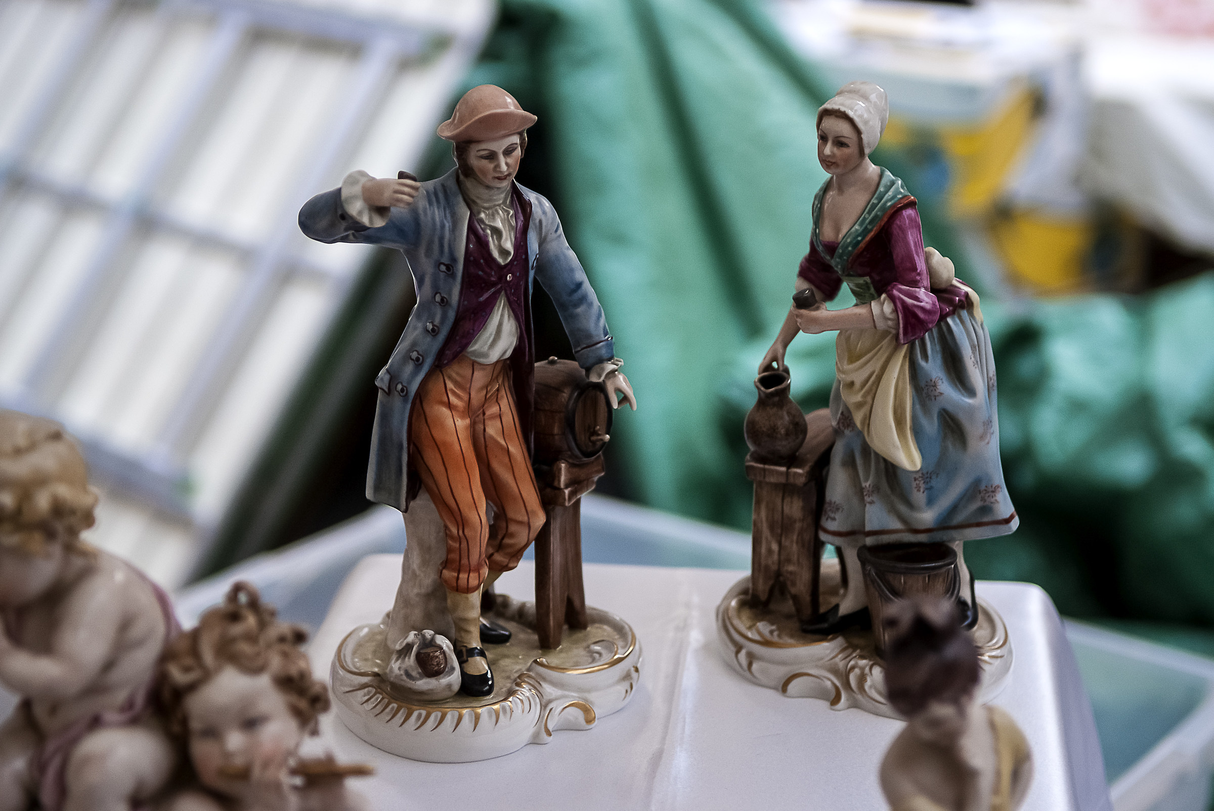 STATUETTES