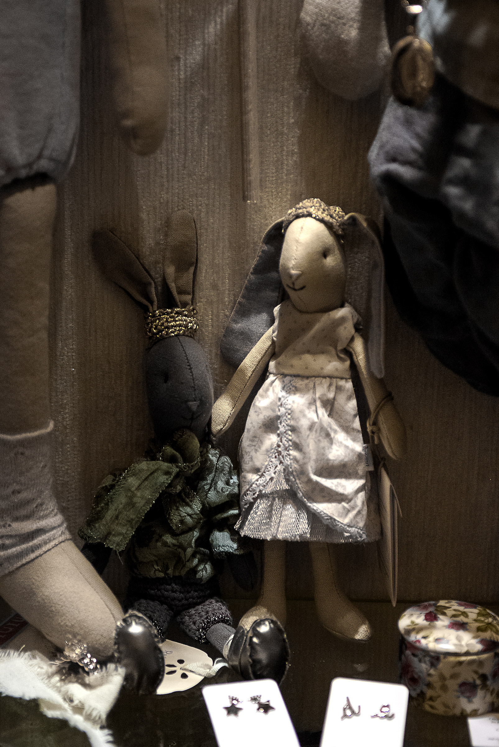 PUPPETS