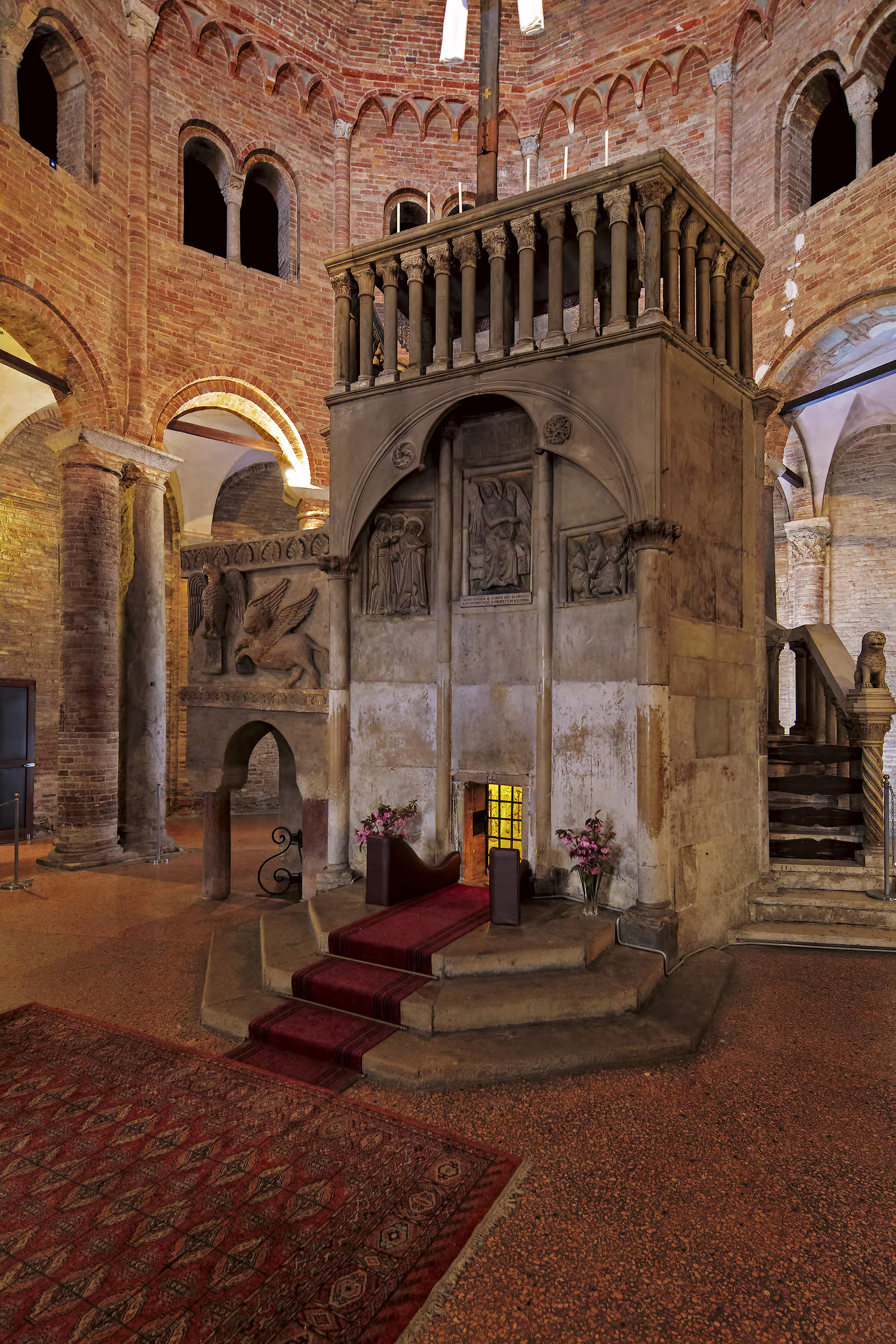 Santo Sepolcro Basilica Santo Stefano