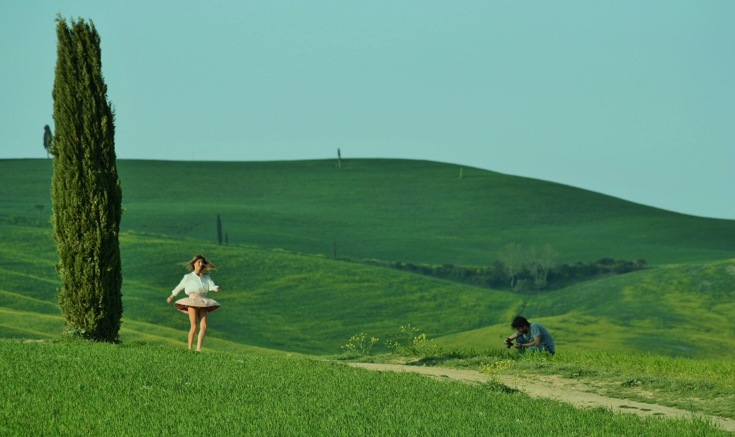 dancing in Val d'Orcia