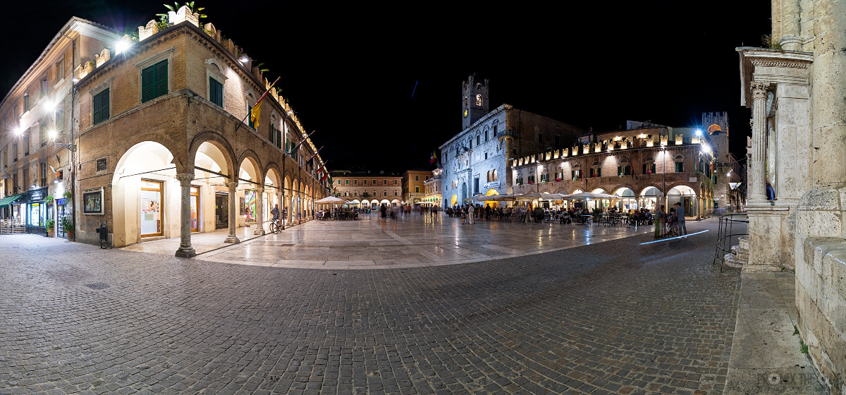 Ascoli Piceno-Piazza del popolo