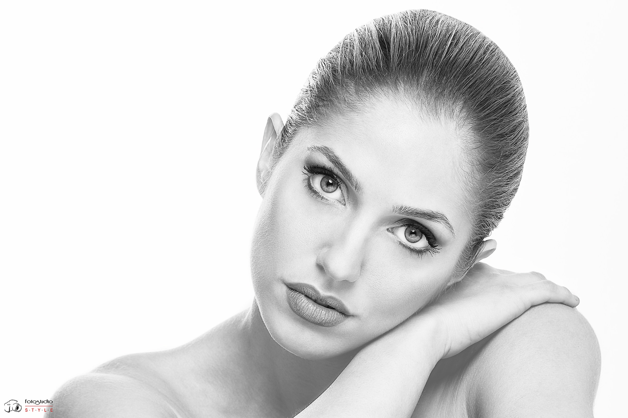 Jessica black and white