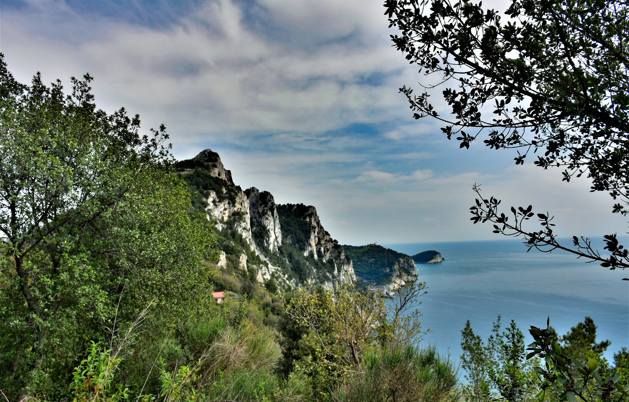 The Muzzerone Palmaria Island and the island of Tino