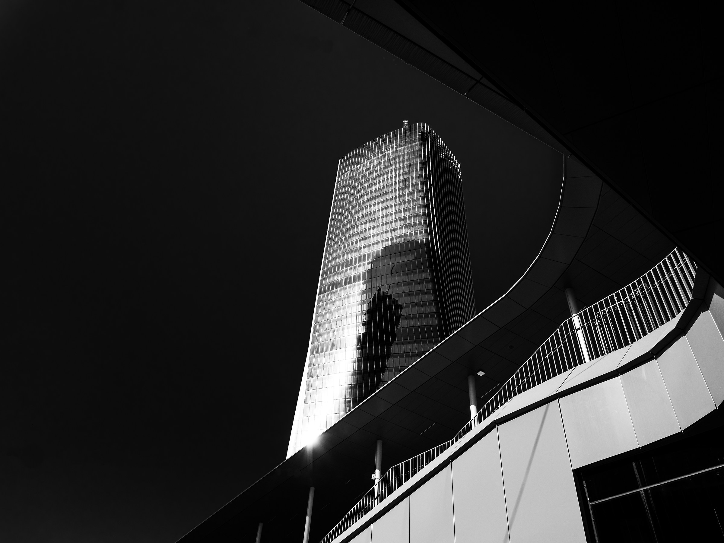 Milano vicino all'Europa.. (Dalla)