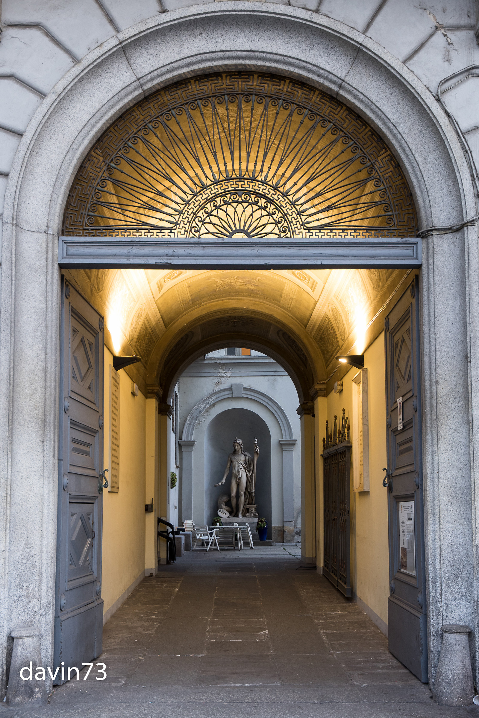 Pavia-antique door