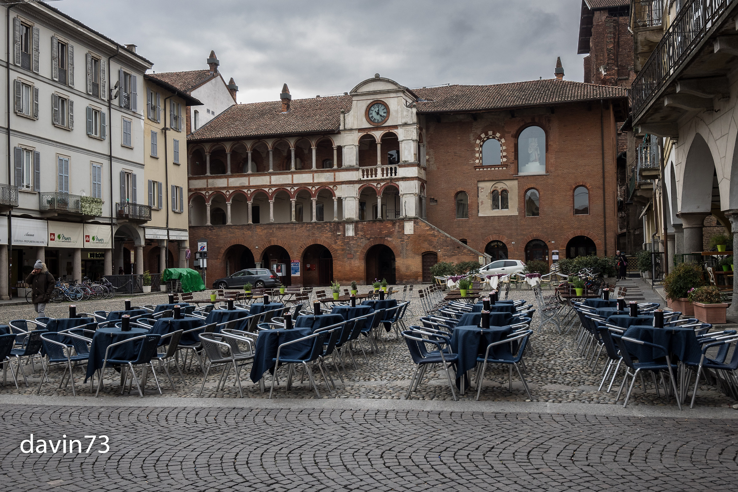 Pavia-Piazza della Vittoria