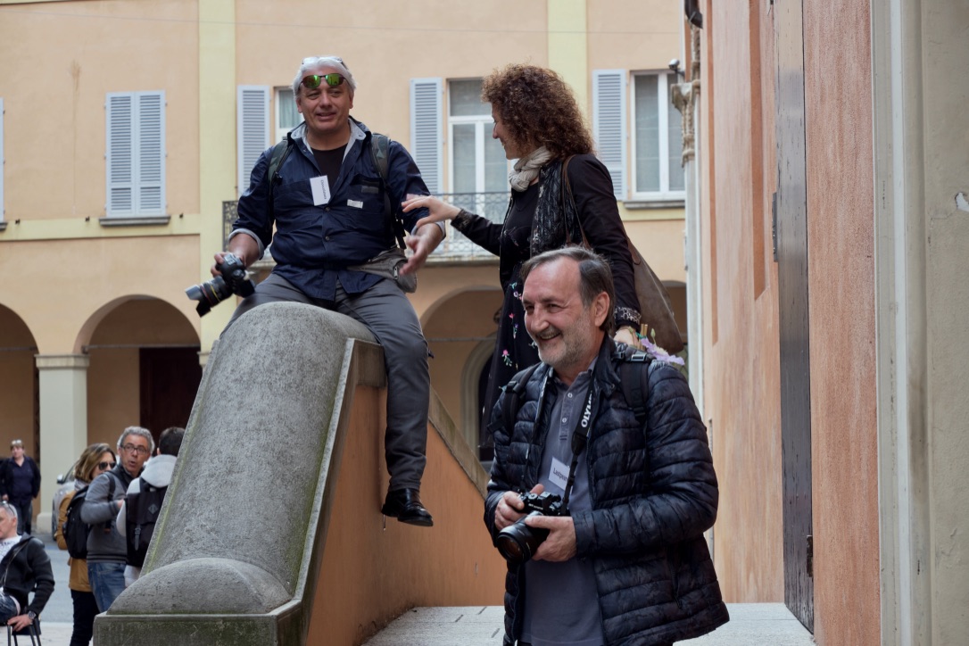 Oh, I'm a photographer ... I do horse racing!