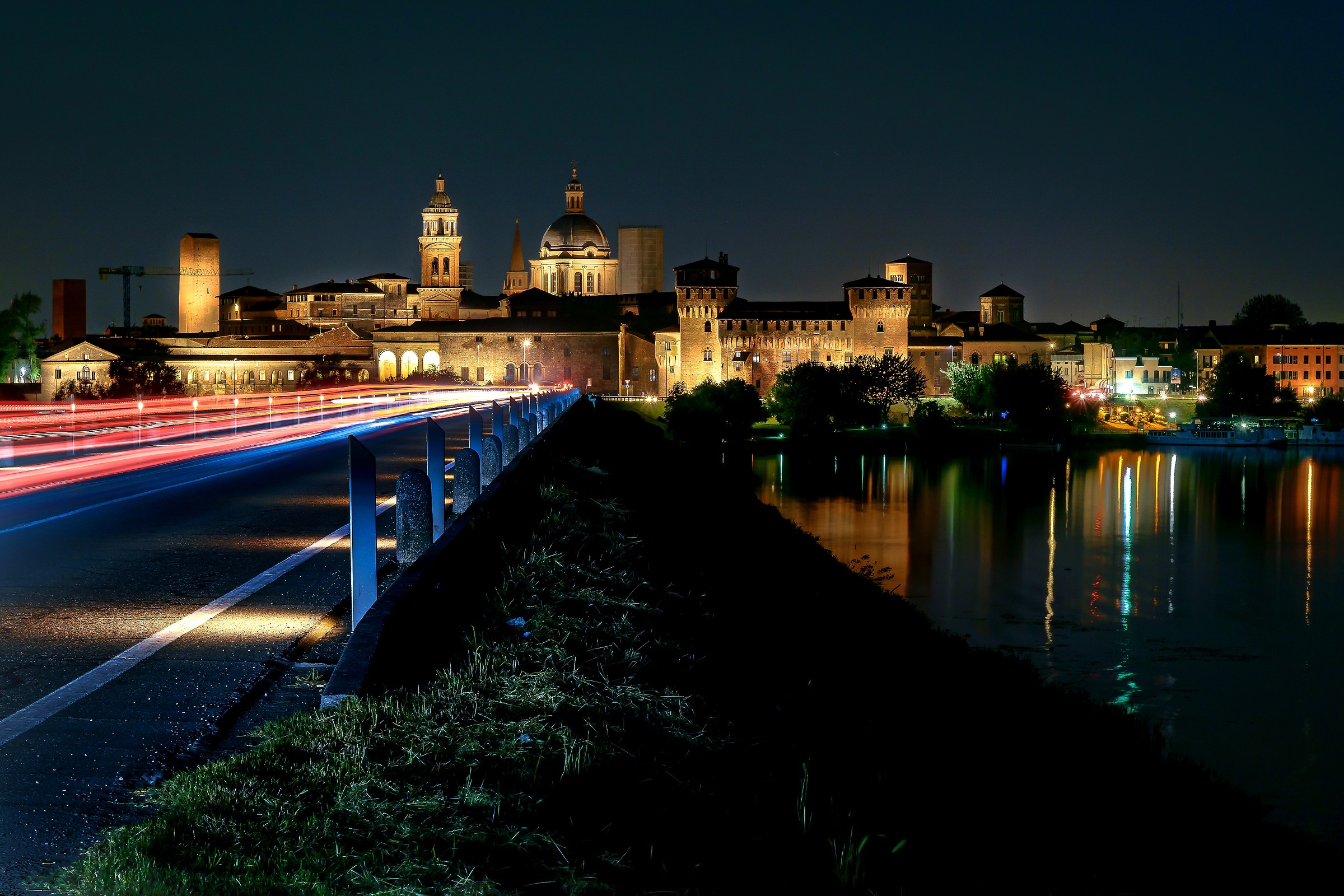 Mantua by night