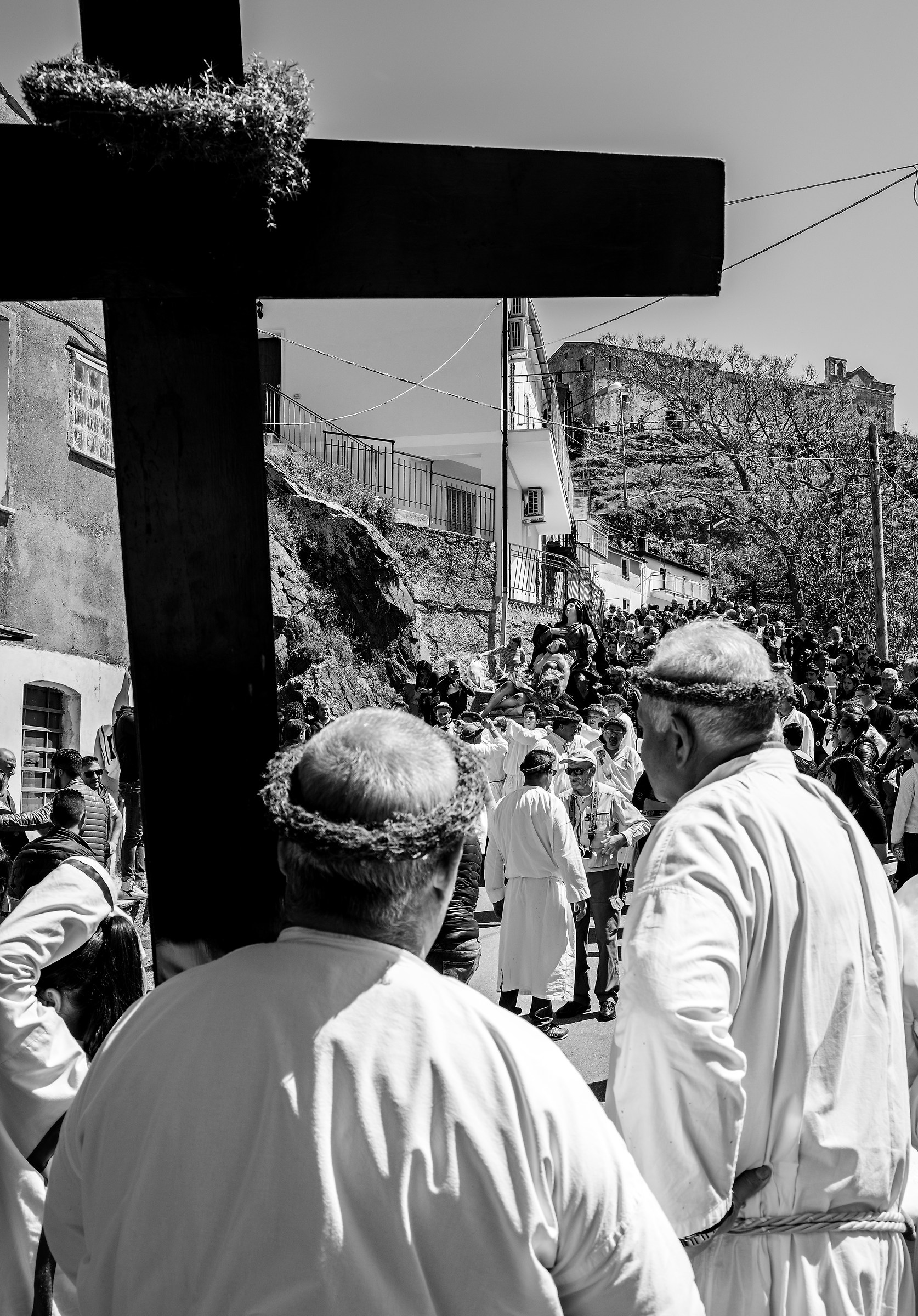 Madonna Addolorata incontra la Croce