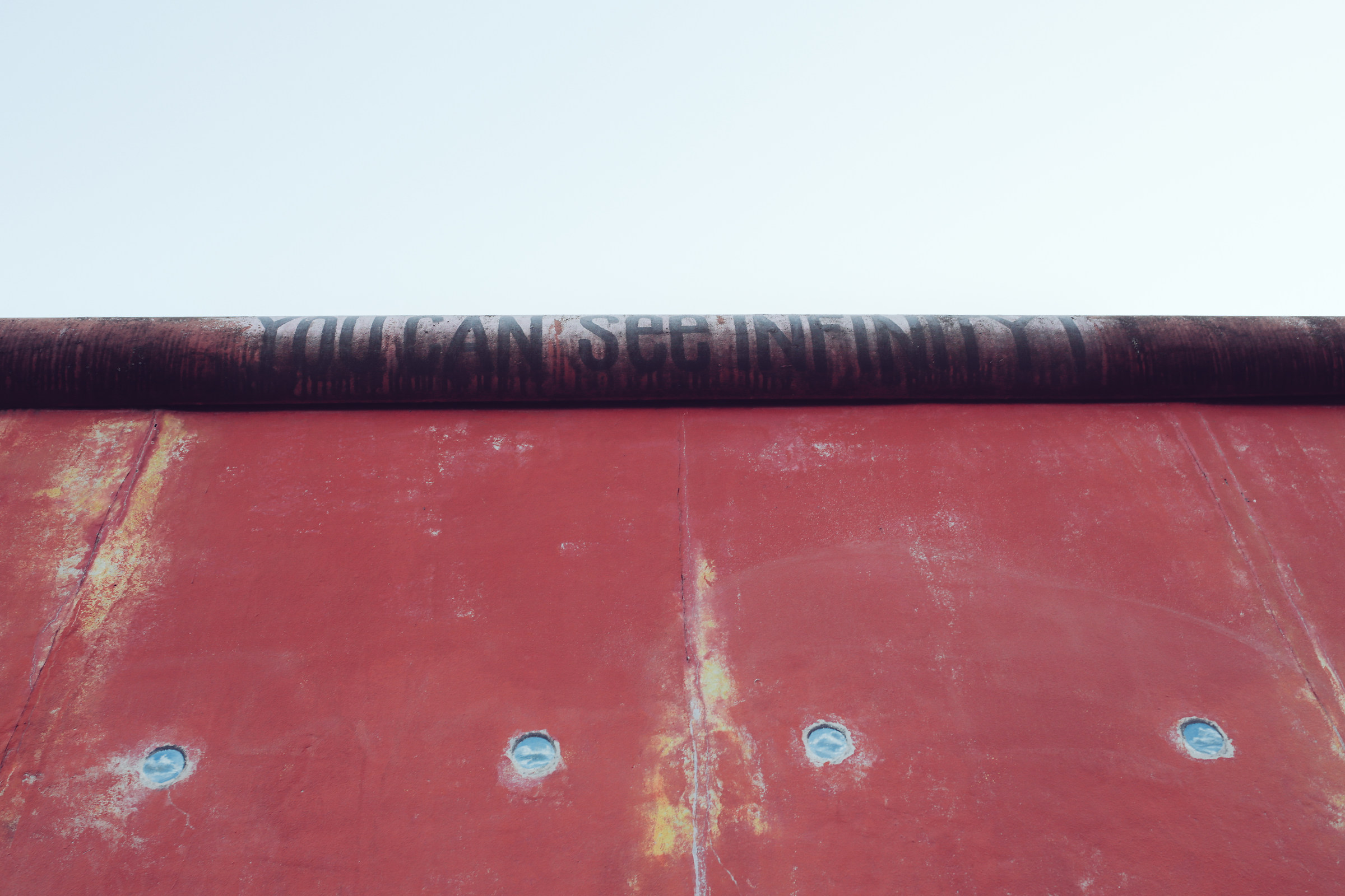 You Can See Infinity-Berlin Wall