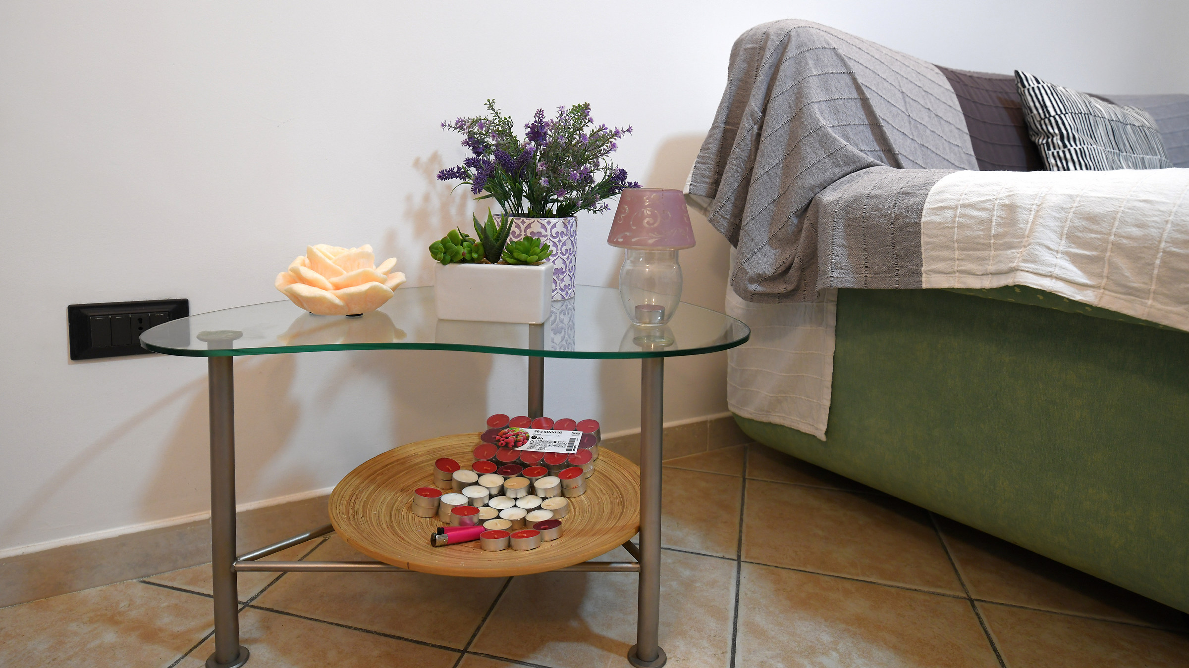 Nikon Auto WB D850 light bulbs at home