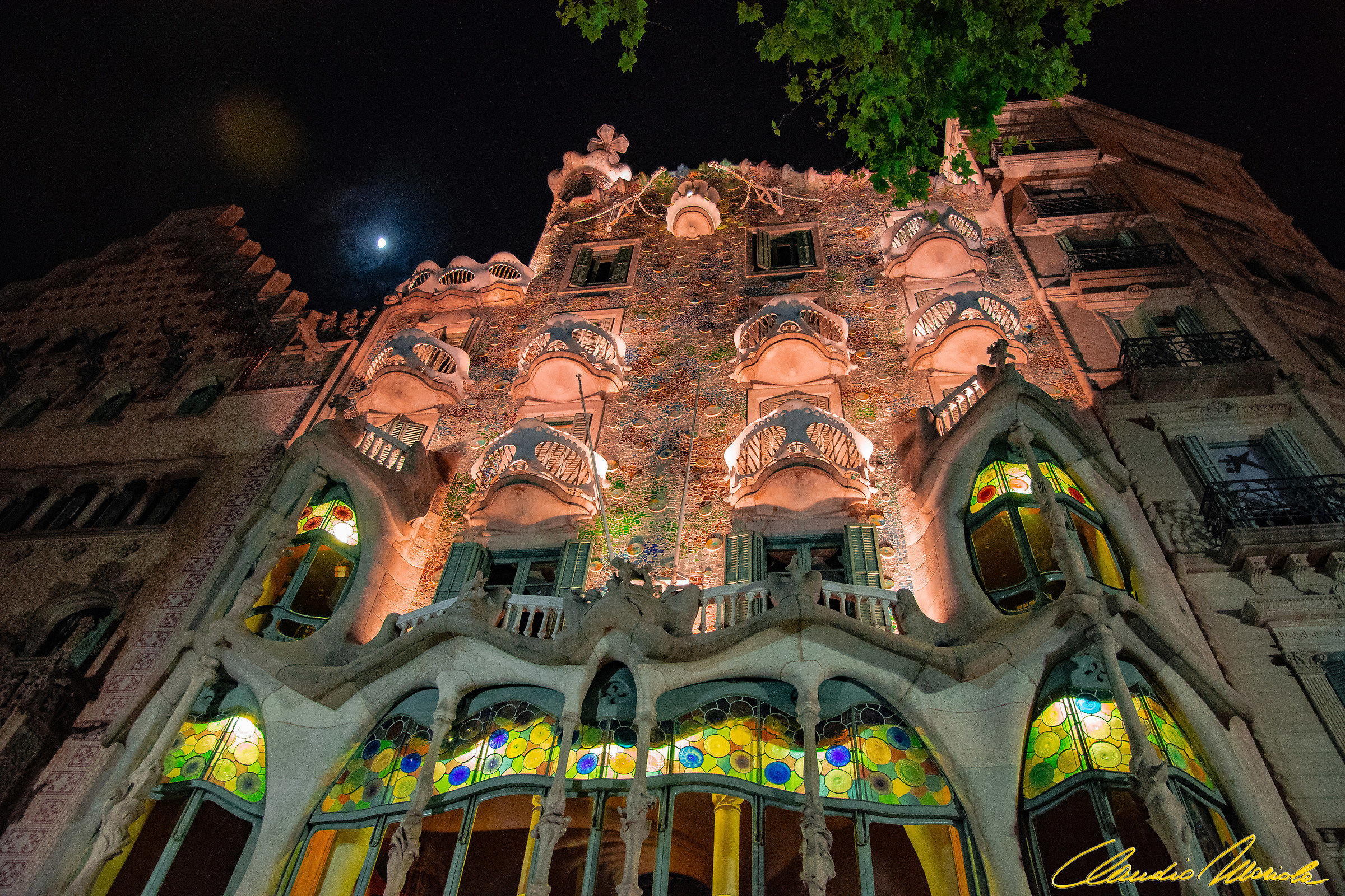 Luna sobre Casa Batlló