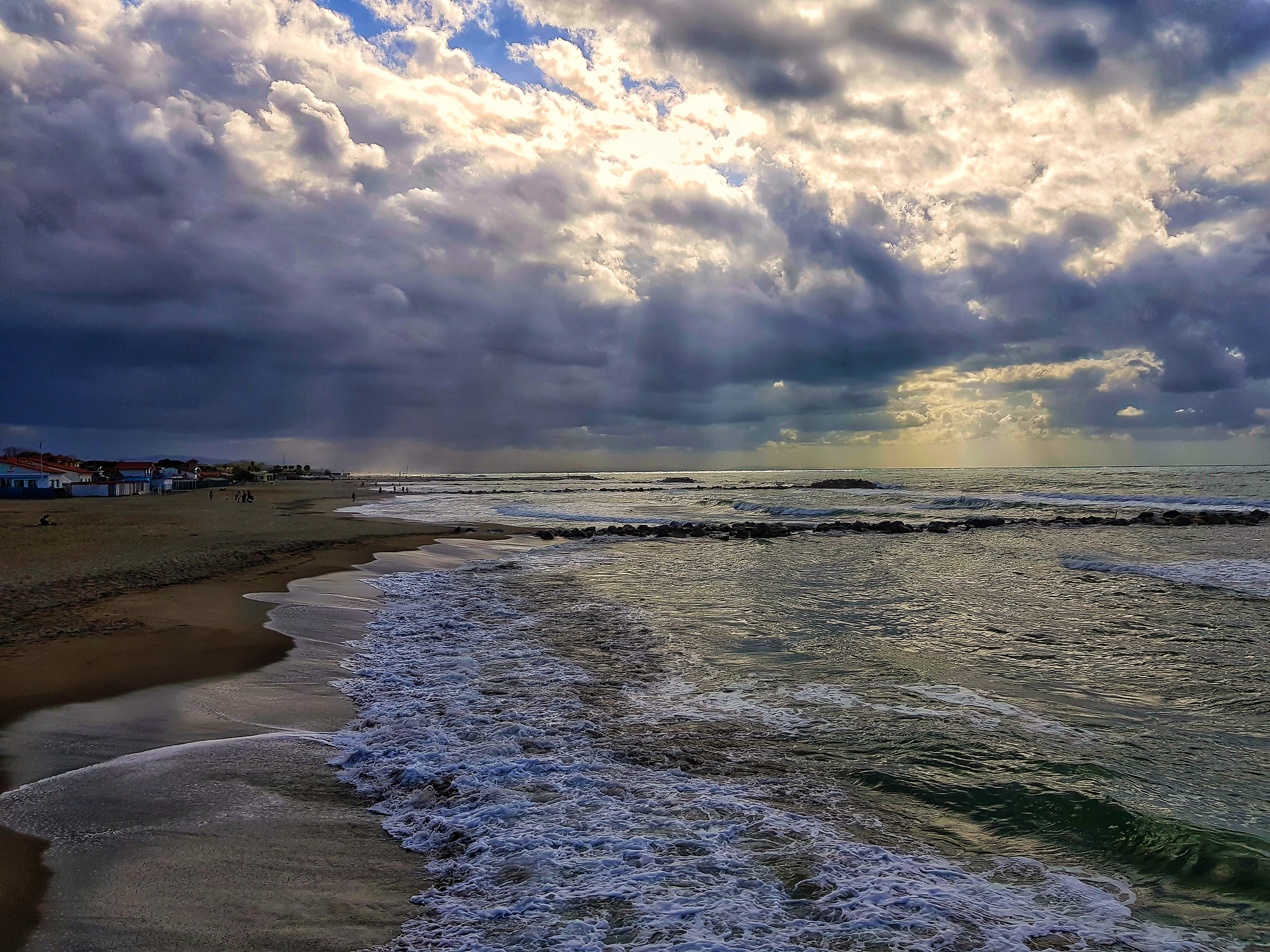luci e ombre sul mare