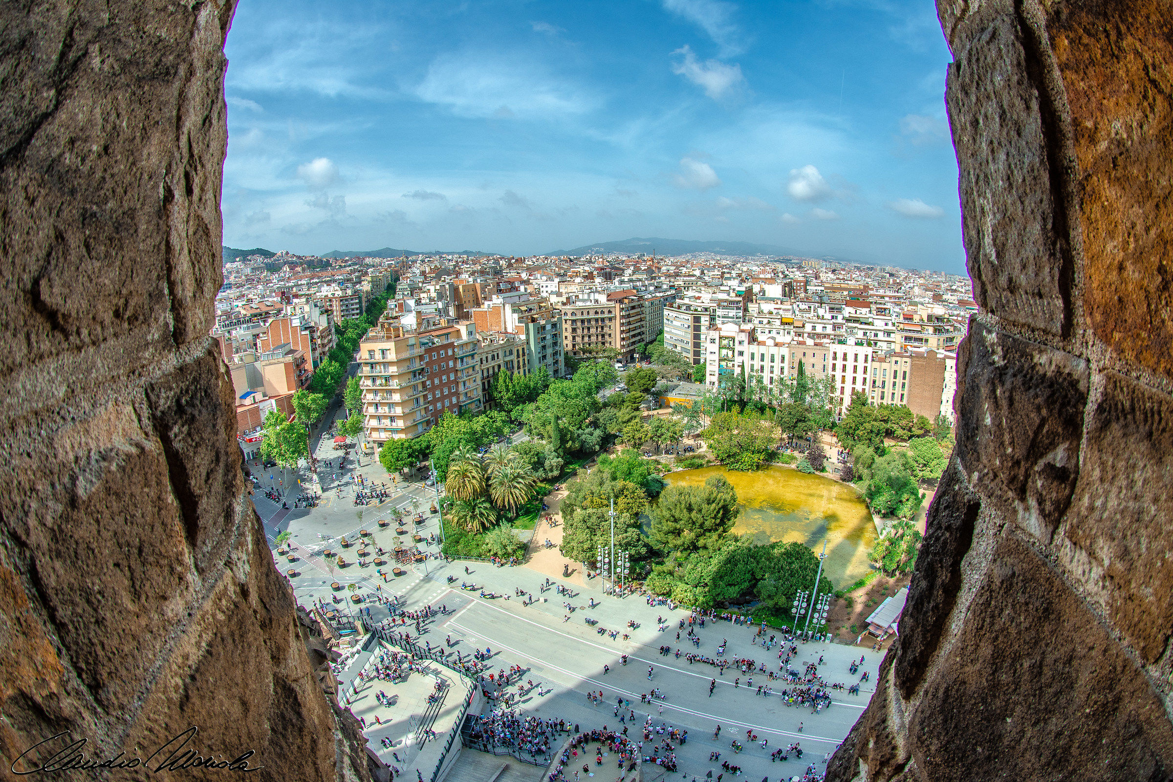 Vista sulla citta' dalla torre della Sagrada Familia
