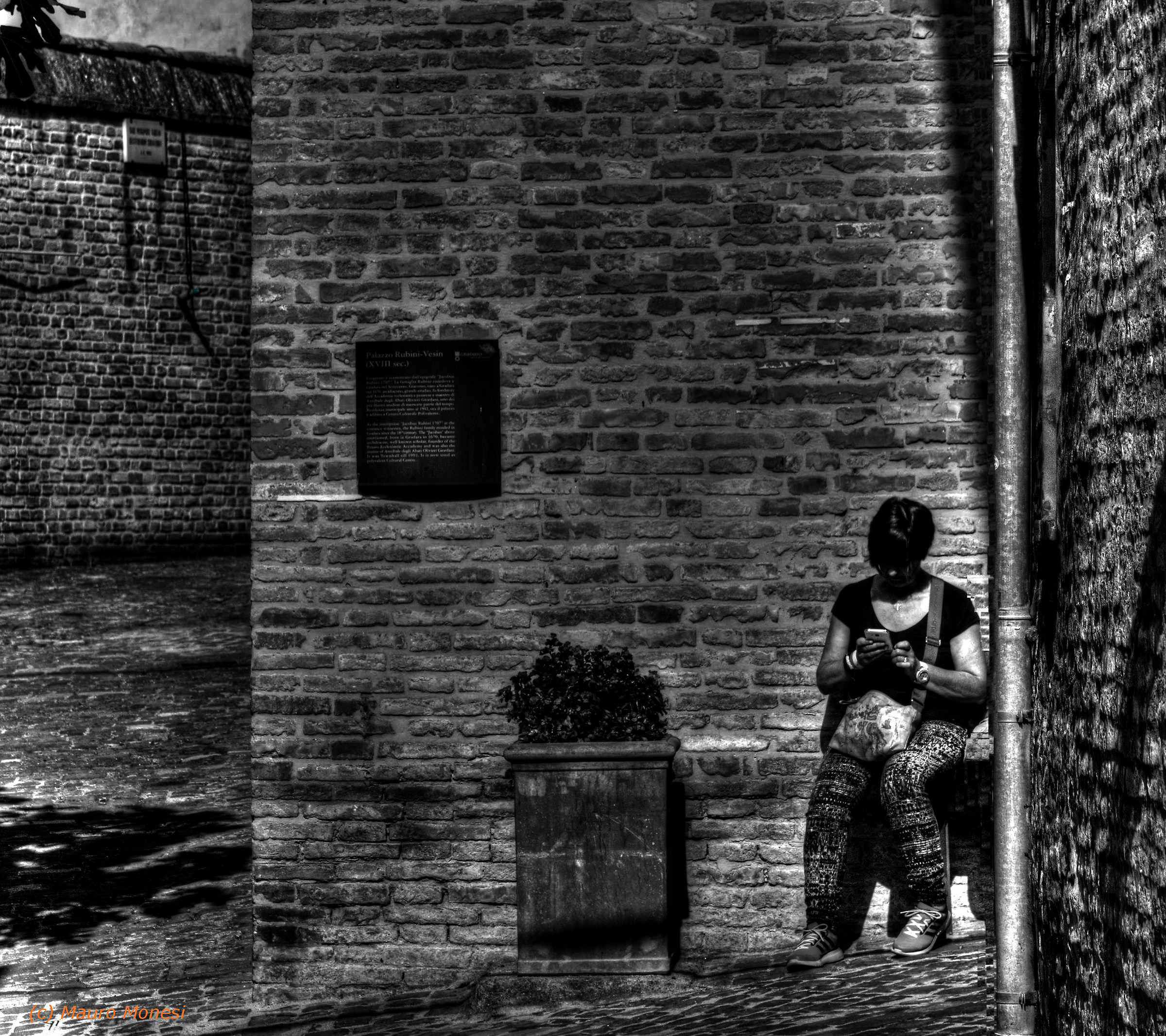 All'angolo ma connessa