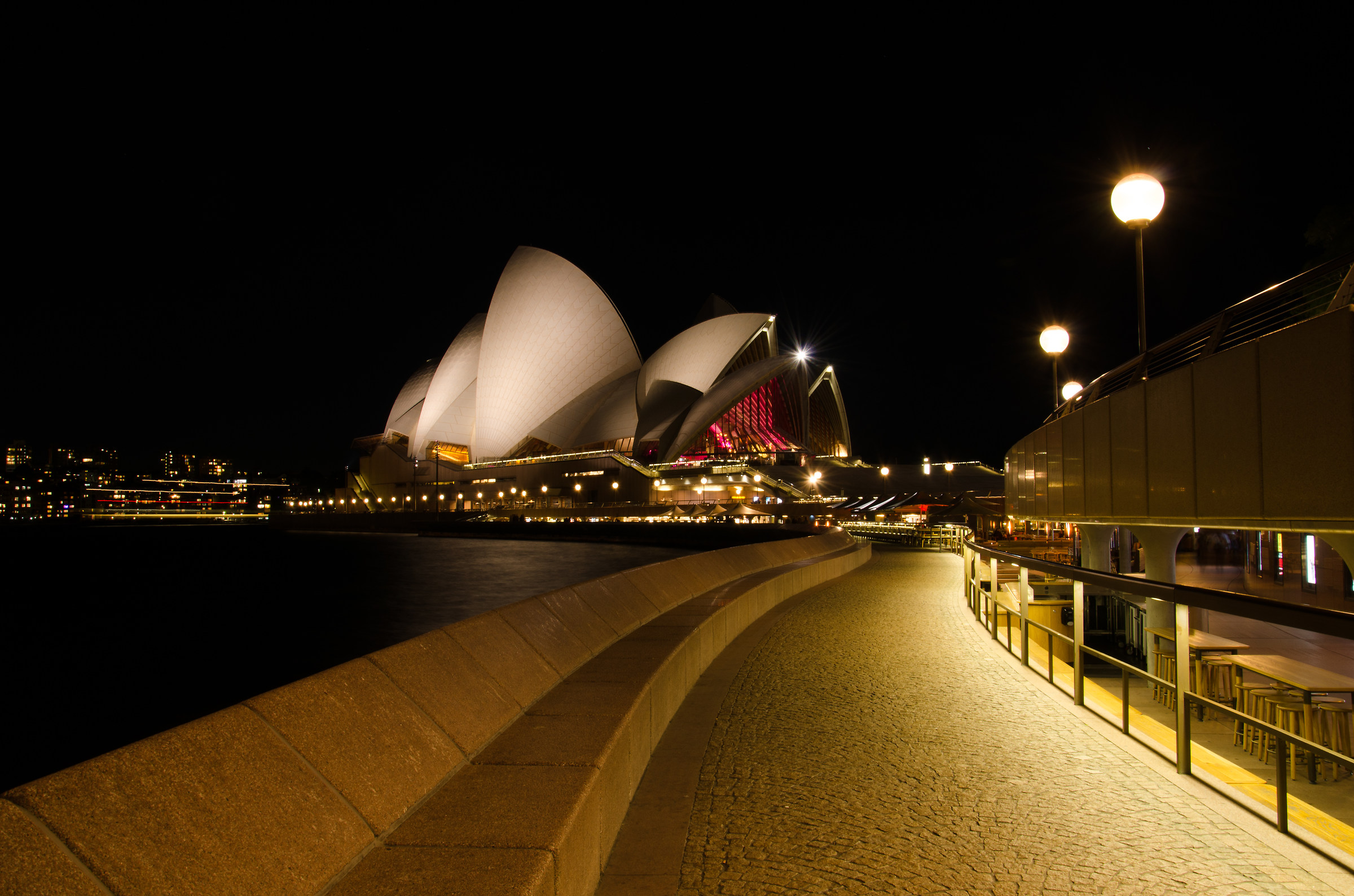 Walking to the Sydney Opera House